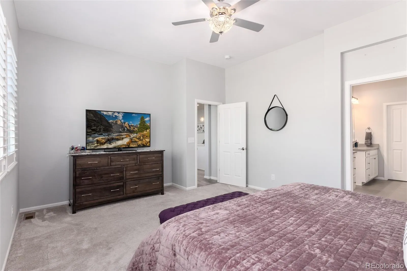6807 S Riverwood Way Aurora CO 80016 MLS #REC7352689 05142026221032 1600 44