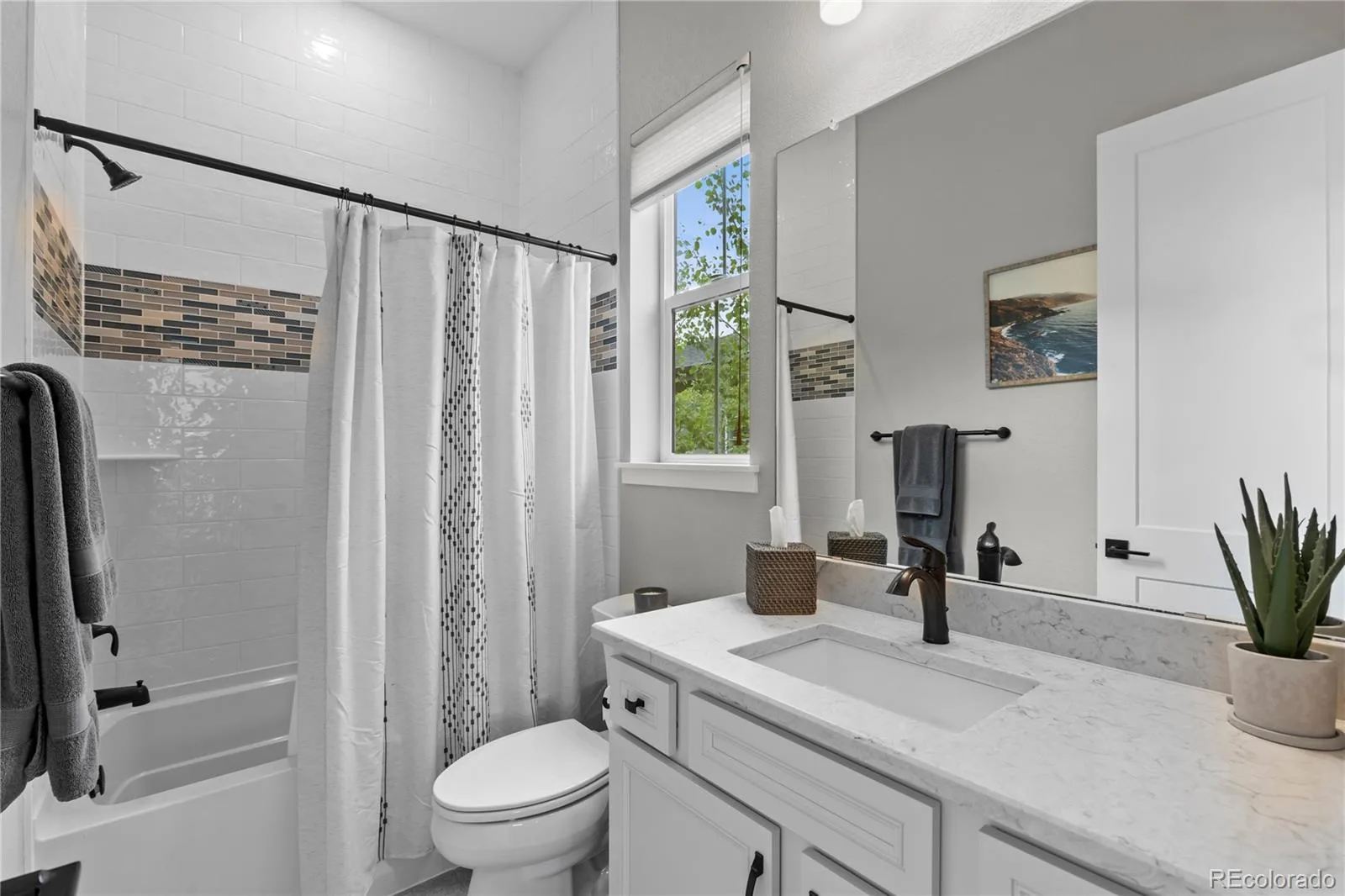 7129 Canyonpoint Road Castle Pines CO 80108 MLS #REC7355321 06082026203510 1600 30
