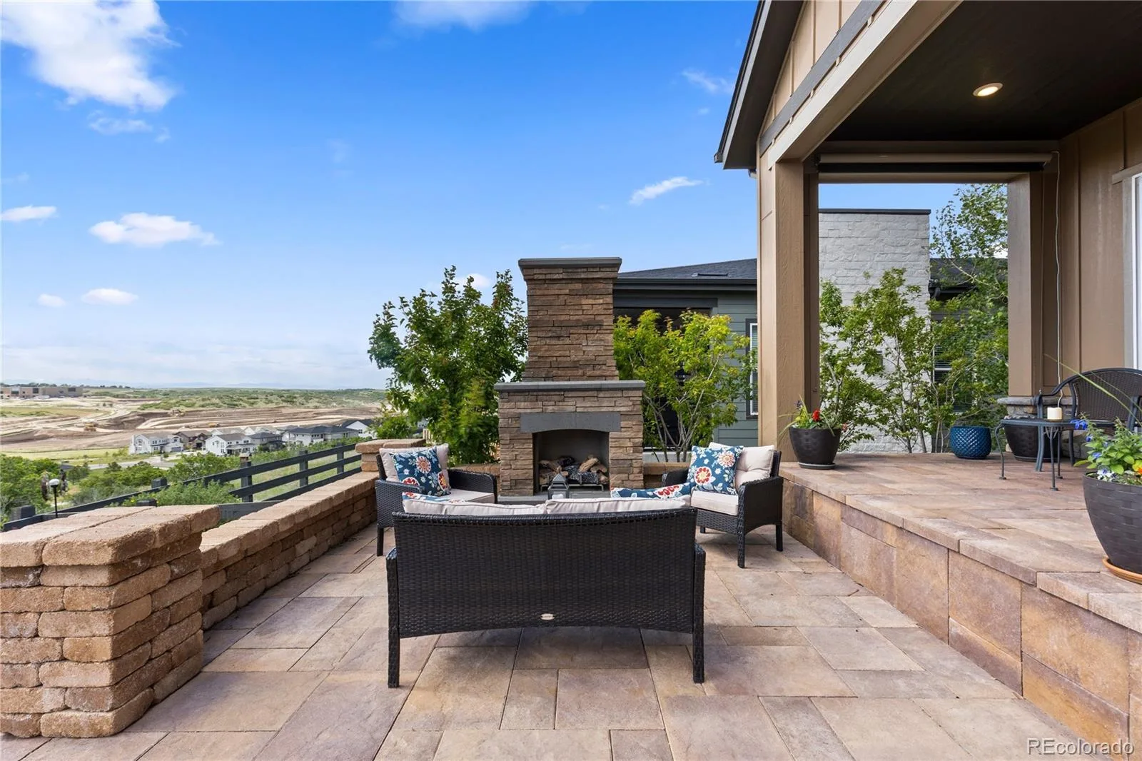 7129 Canyonpoint Road Castle Pines CO 80108 MLS #REC7355321 06082026203510 1600 40