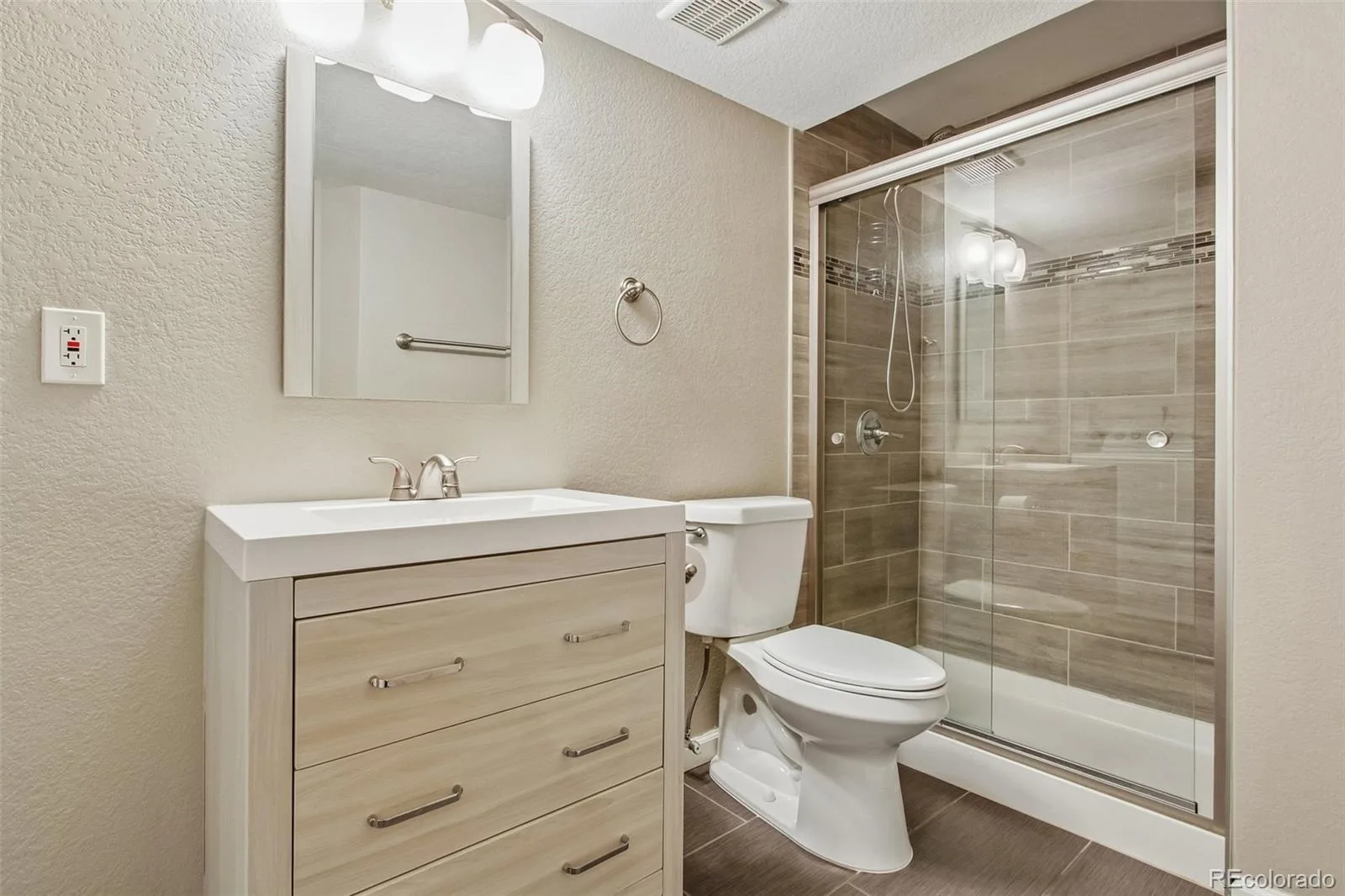 3504 S Halifax Way Aurora CO 80013 | MLS #REC7359596 07102026051722 1600 16