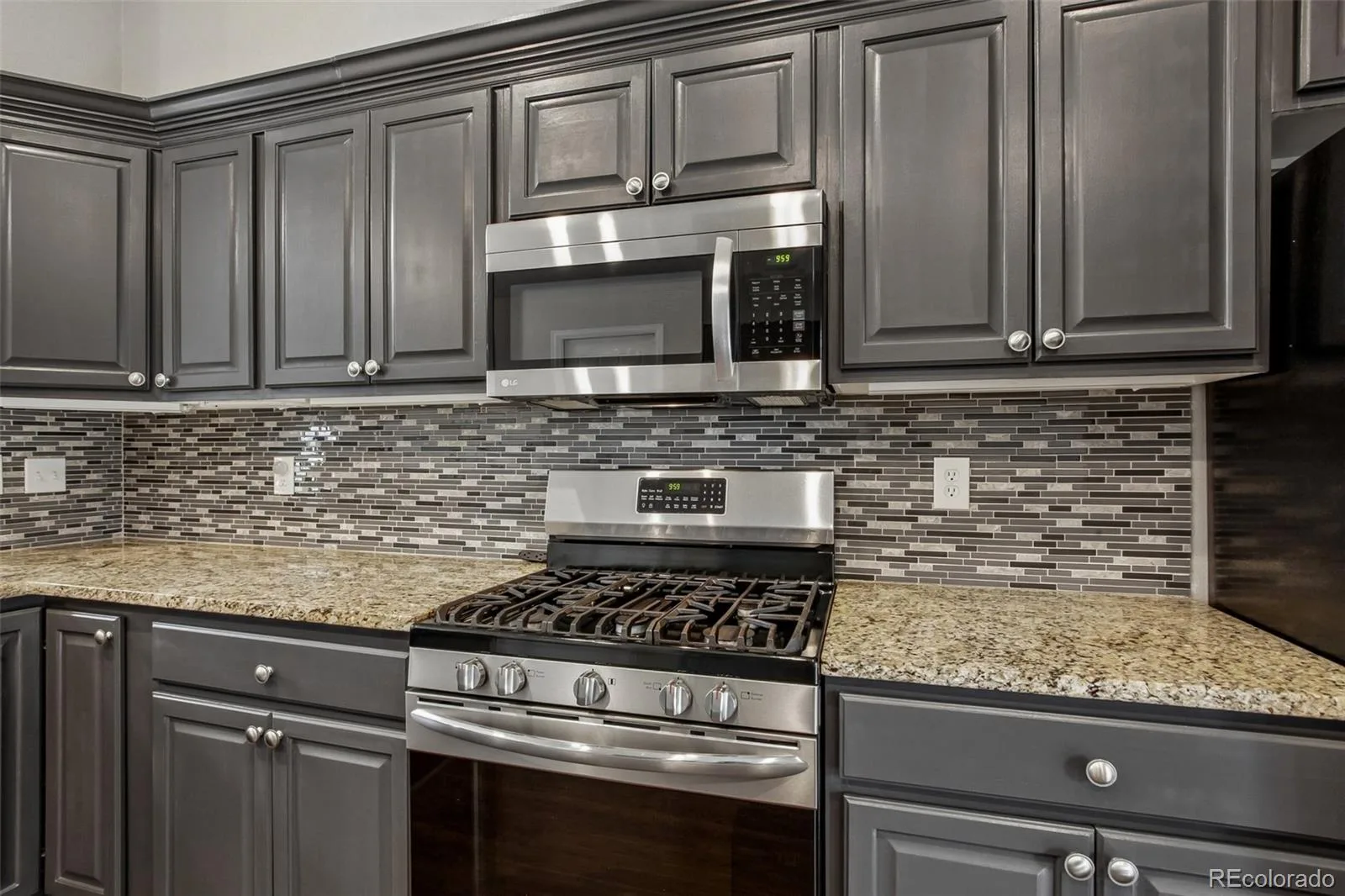 3504 S Halifax Way Aurora CO 80013 | MLS #REC7359596 07102026051722 1600 6