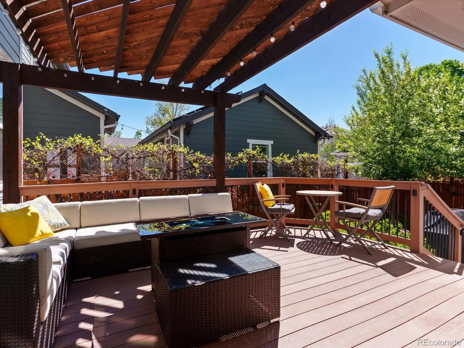 04162026221213 1600 16