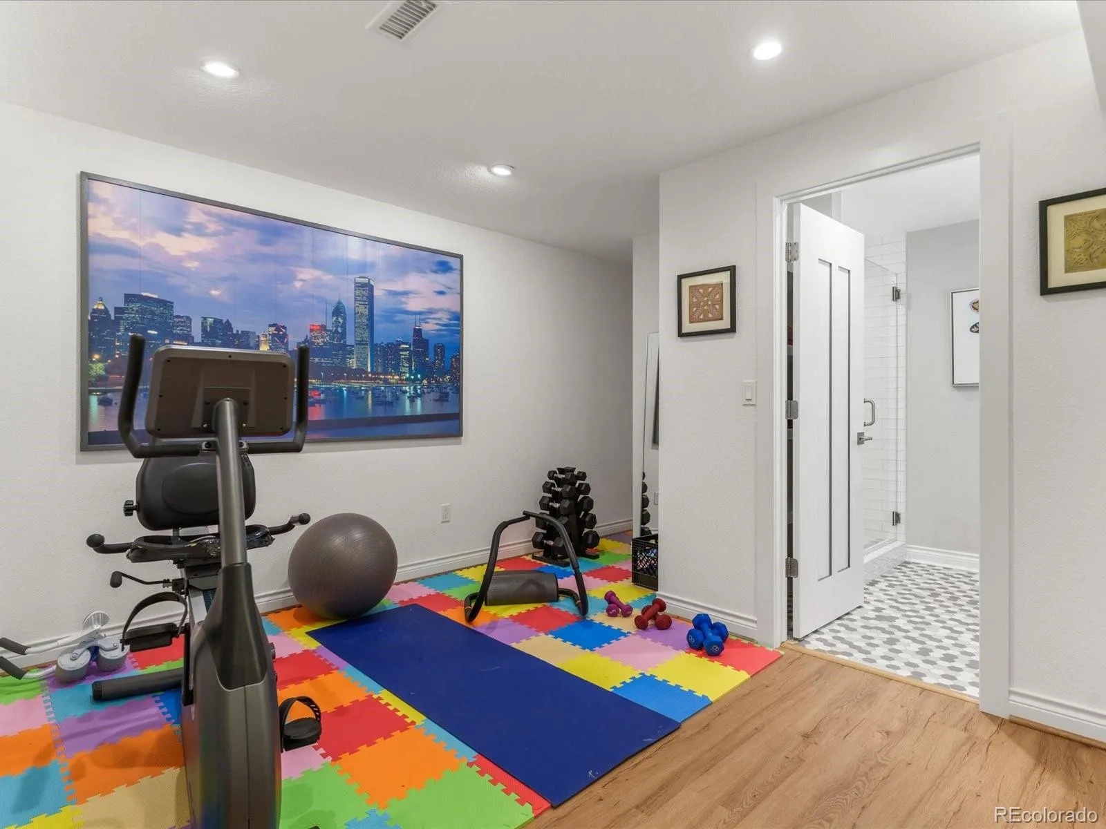 04162026221213 1600 30