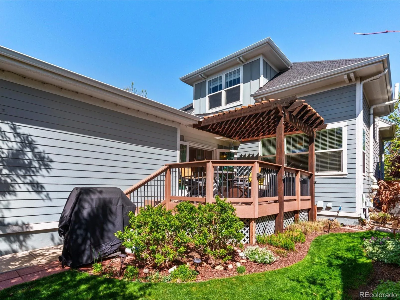 04162026221213 1600 32