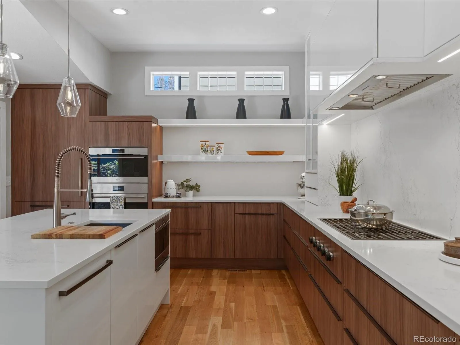 04162026221213 1600 8