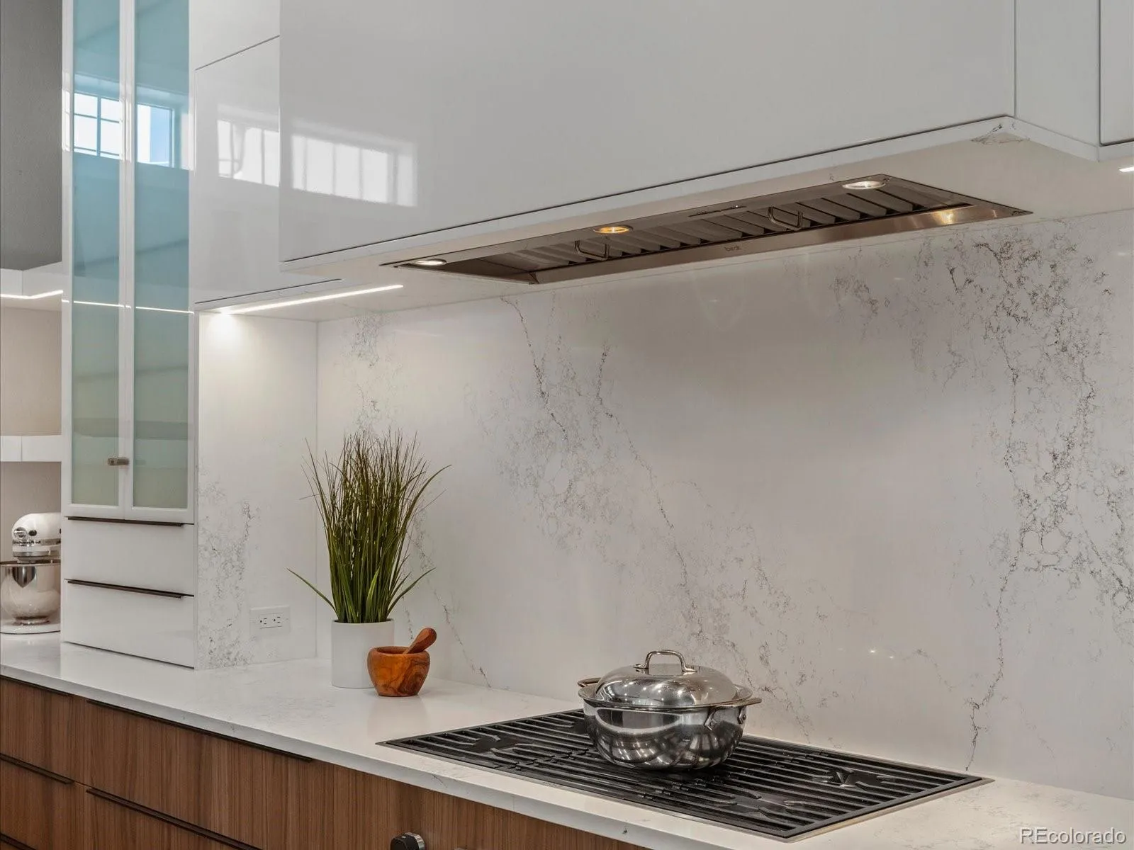 04162026221213 1600 9