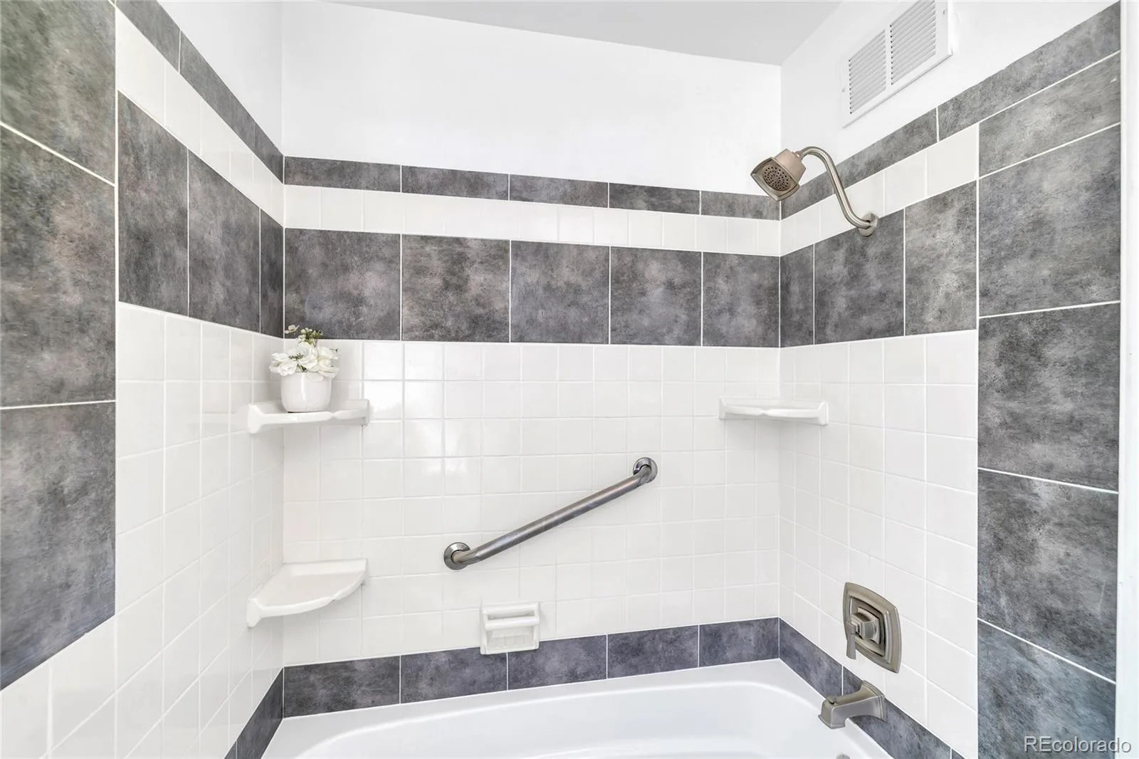 5982 Taft Street Arvada CO 80004 | MLS #REC7365988 08272026160931 1600 27