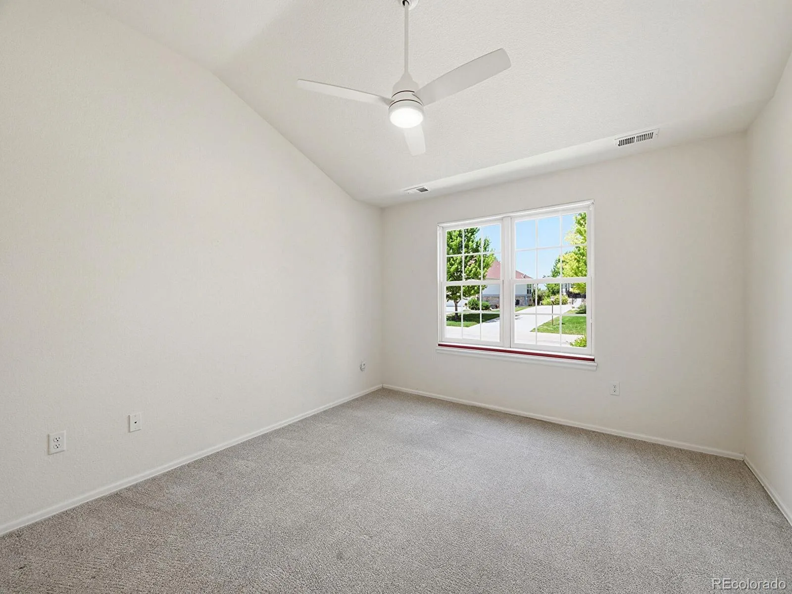 8219 S Winnipeg Court Aurora CO 80016 | MLS #REC7372125 07032026180426 1600 19