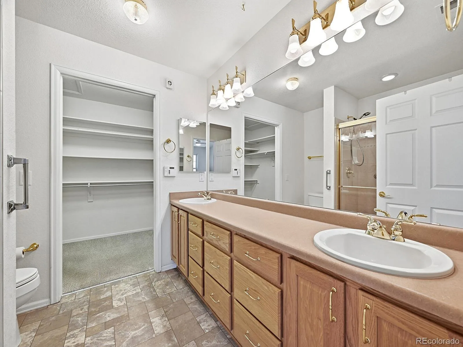 8219 S Winnipeg Court Aurora CO 80016 | MLS #REC7372125 07032026180426 1600 21