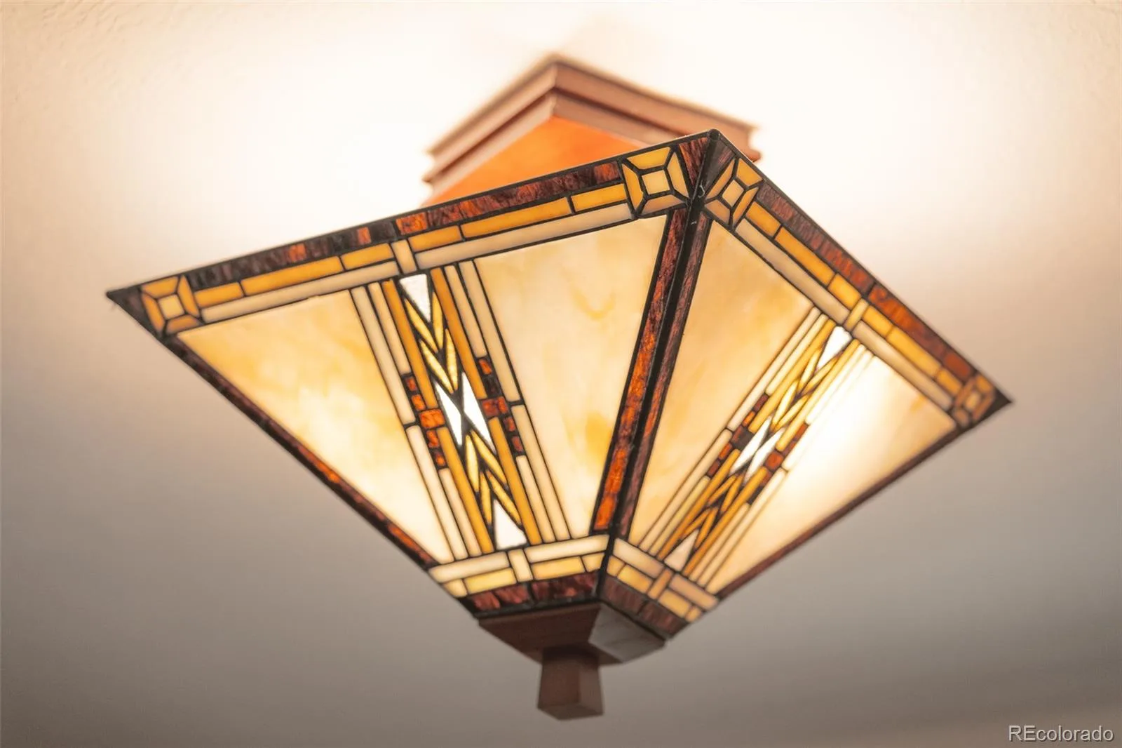 815 Vivian Street Lakewood CO 80401 MLS #REC7372466 06192026040634 1600 11