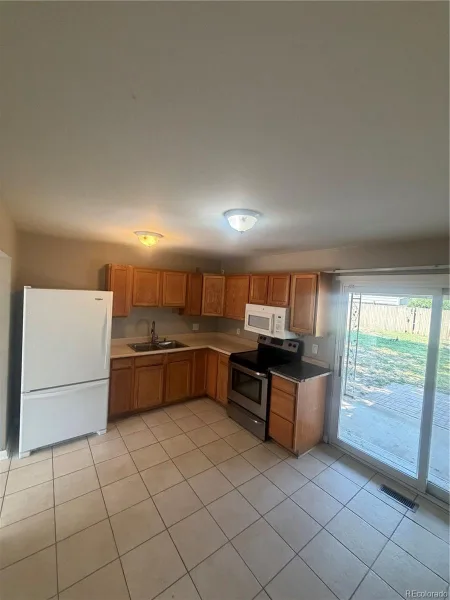 5559 Potomac Way Denver CO 80239 | MLS #REC7373267 07072026183943 800 6