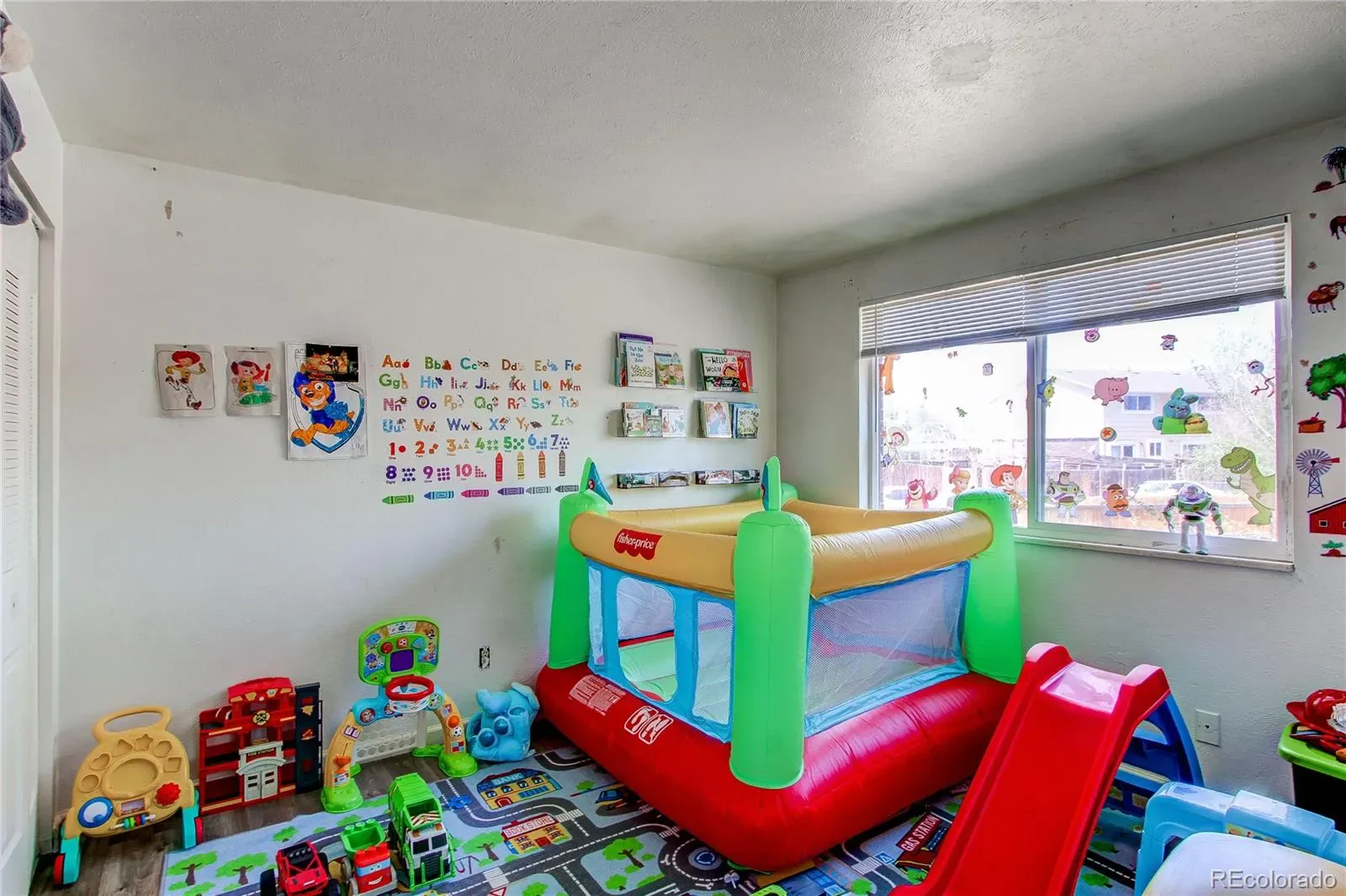 14220 E 22nd Place Aurora CO 80011 | MLS #REC7379076 03312026002532 1600 7