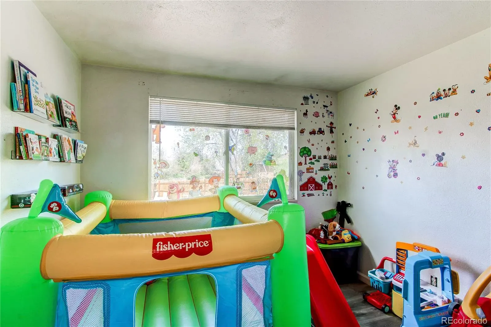14220 E 22nd Place Aurora CO 80011 | MLS #REC7379076 03312026002532 1600 8