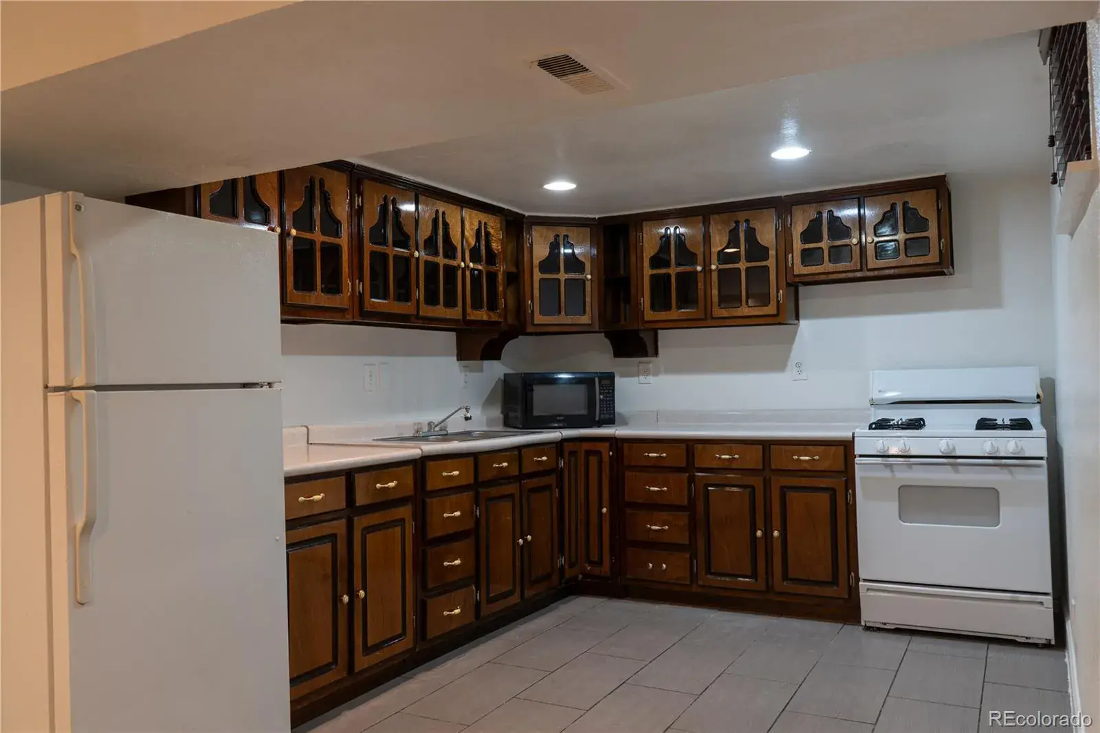 12302025003435 1600 16