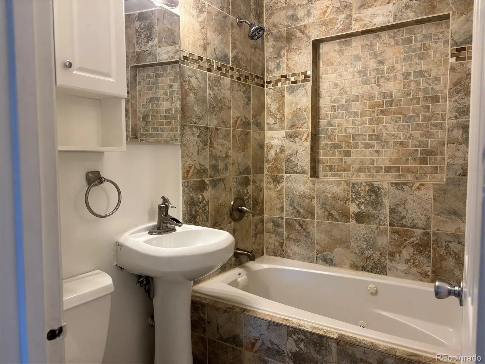 12302025003435 1600 18