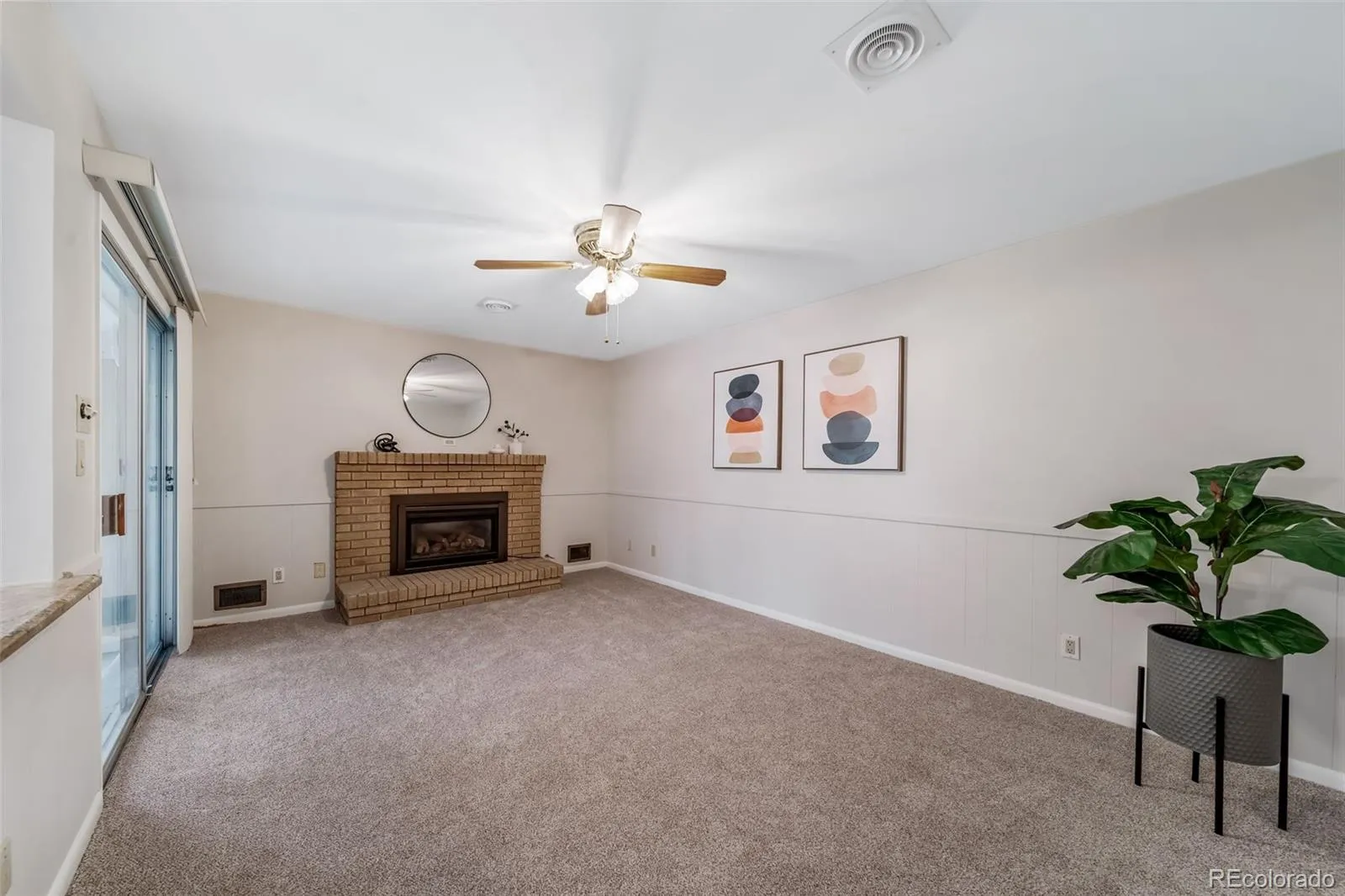 341 Newark Street Aurora CO 80010 MLS #REC7379428 05242026153832 1600 11