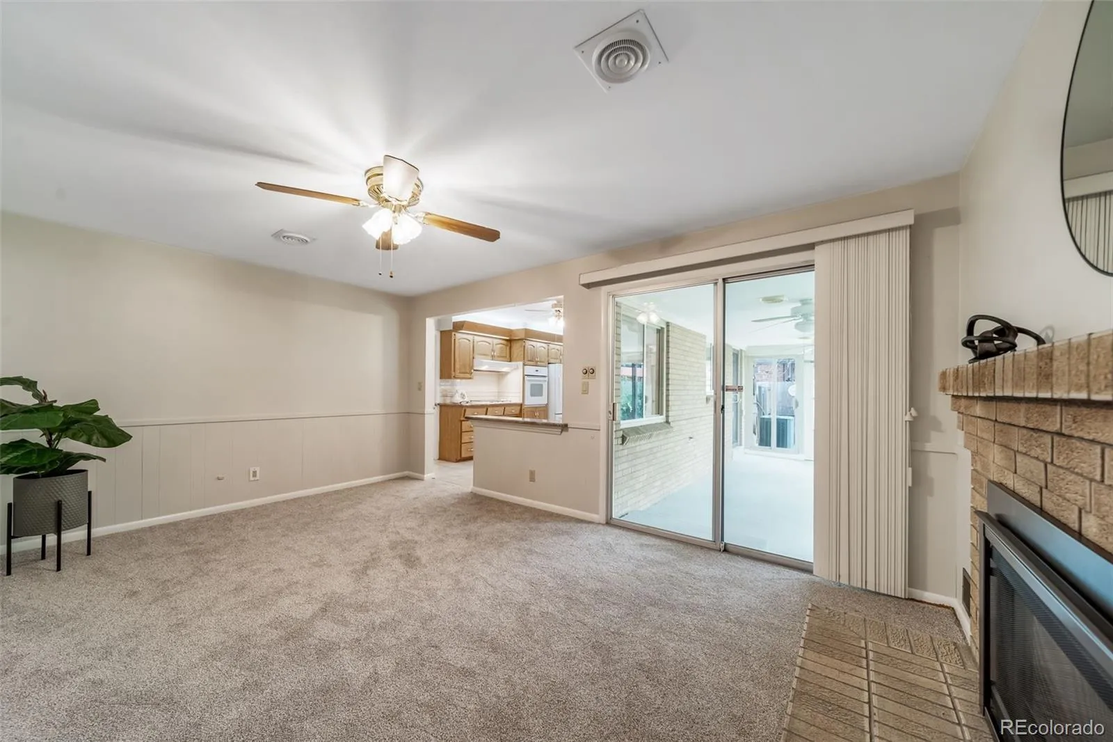 341 Newark Street Aurora CO 80010 MLS #REC7379428 05242026153832 1600 13