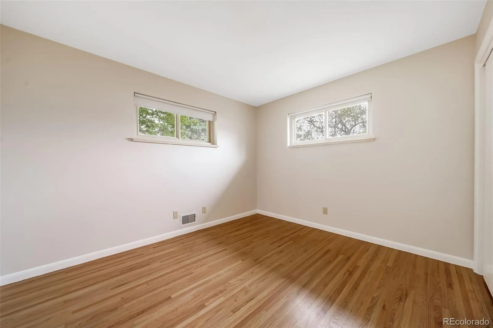 341 Newark Street Aurora CO 80010 MLS #REC7379428 05242026153832 1600 24