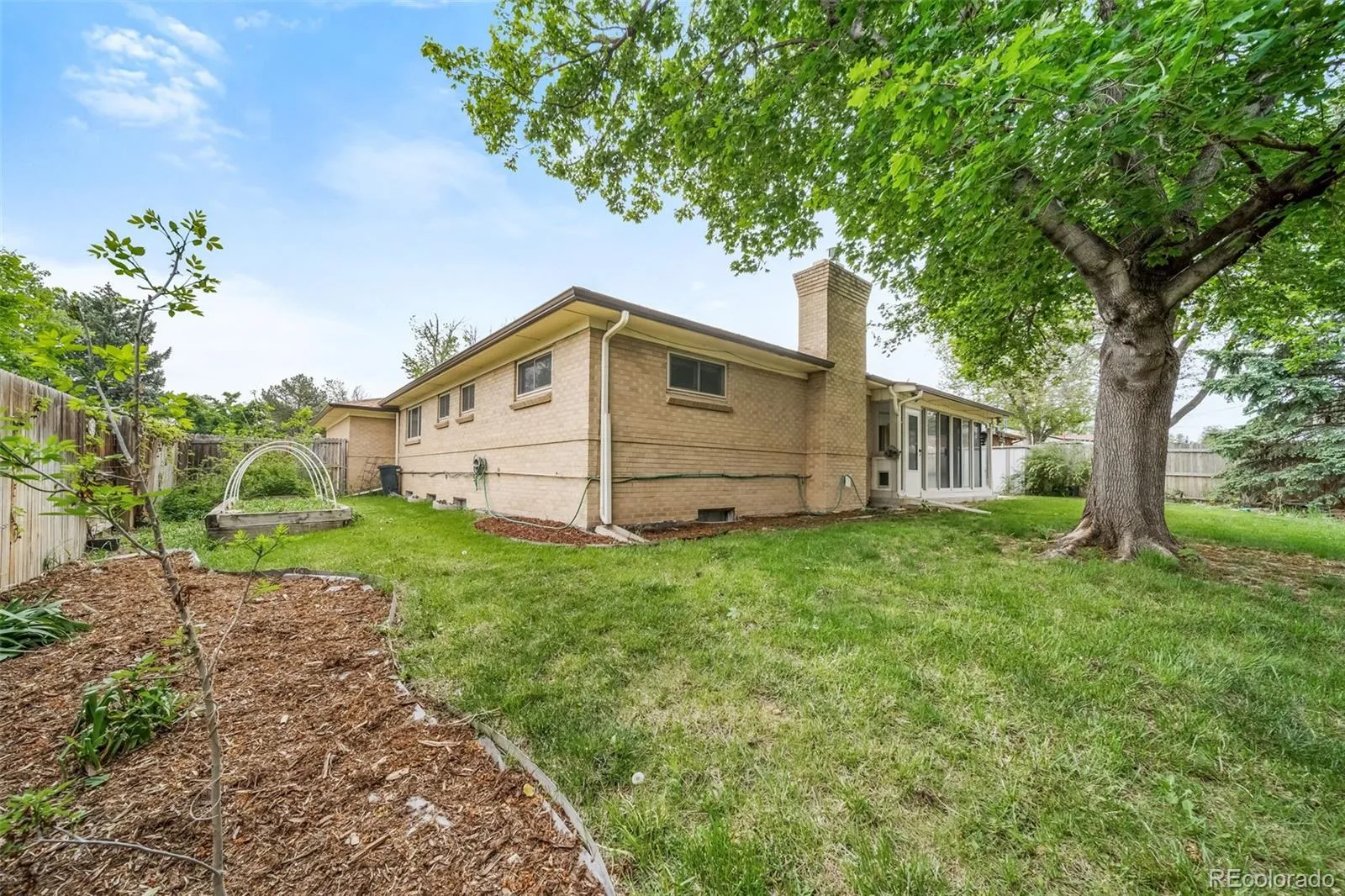 341 Newark Street Aurora CO 80010 MLS #REC7379428 05242026153832 1600 39