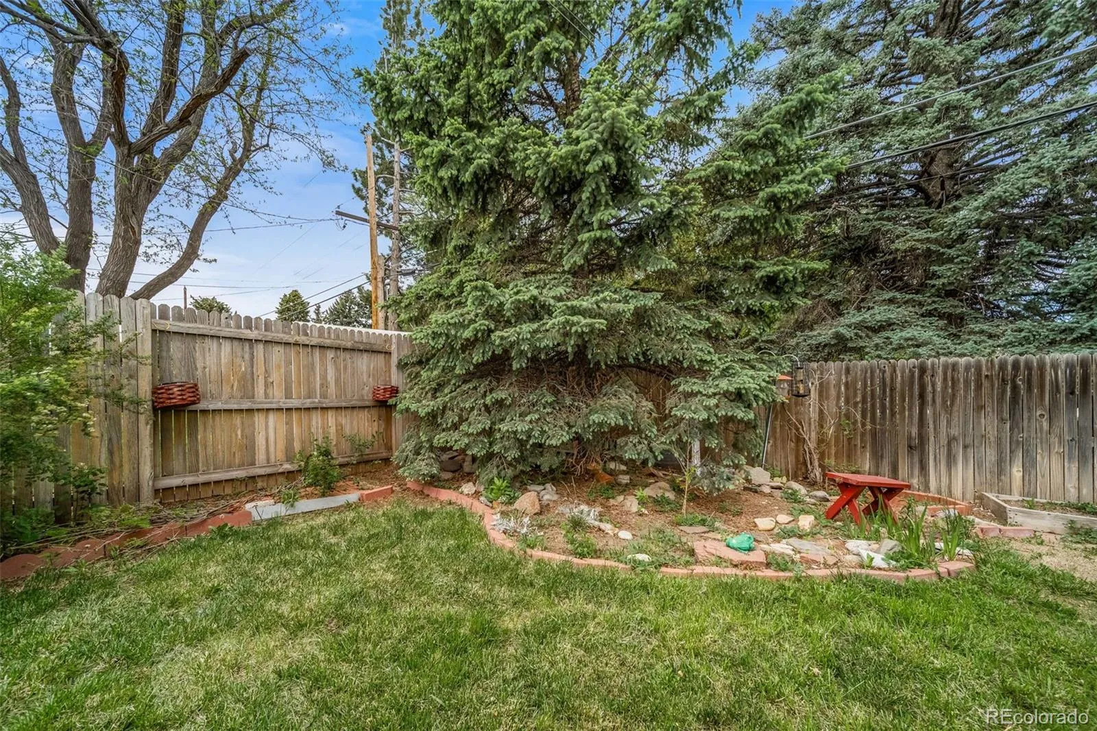 341 Newark Street Aurora CO 80010 MLS #REC7379428 05242026153832 1600 41