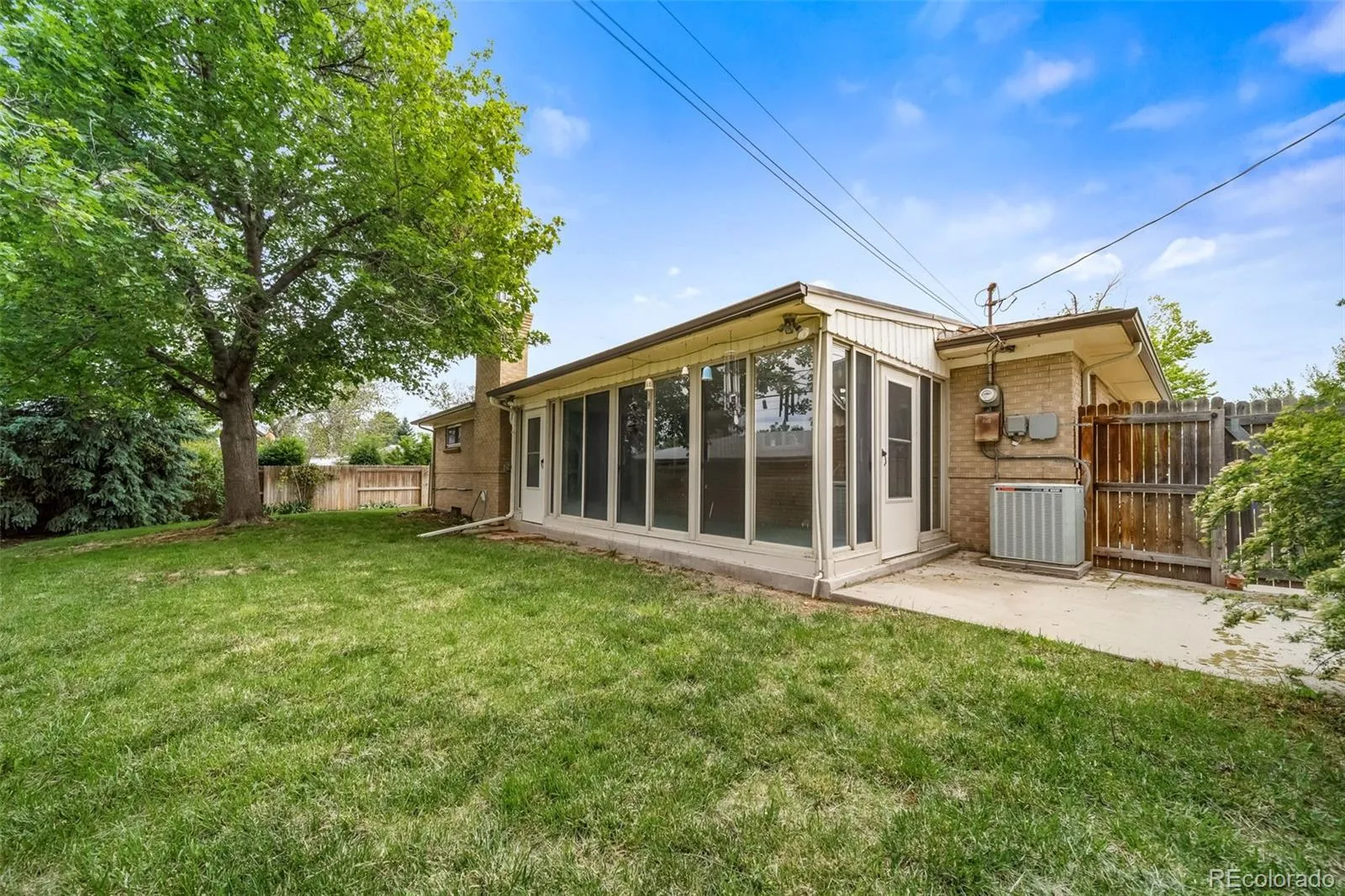 341 Newark Street Aurora CO 80010 MLS #REC7379428 05242026153832 1600 42