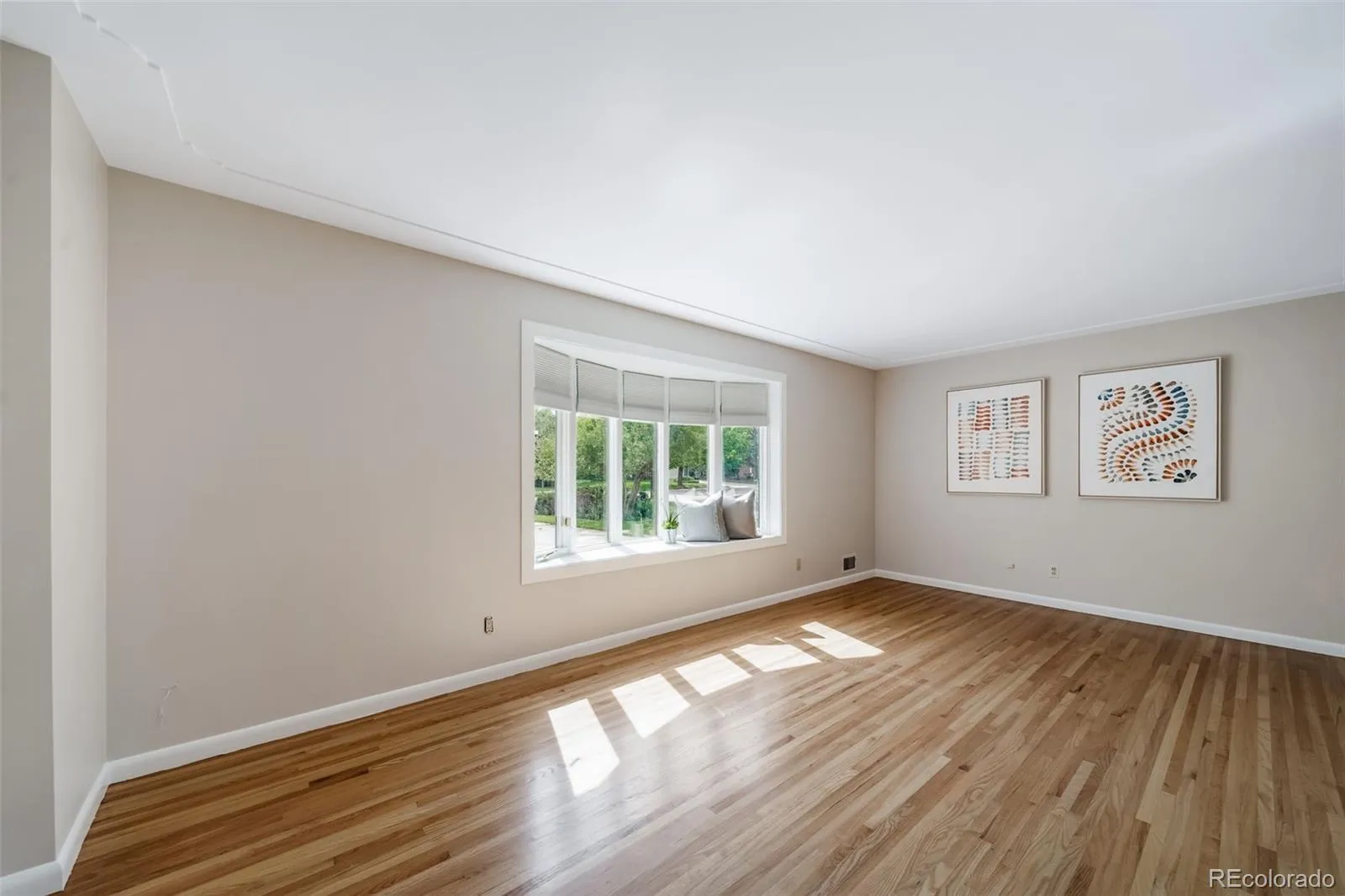 341 Newark Street Aurora CO 80010 MLS #REC7379428 05242026153832 1600 6