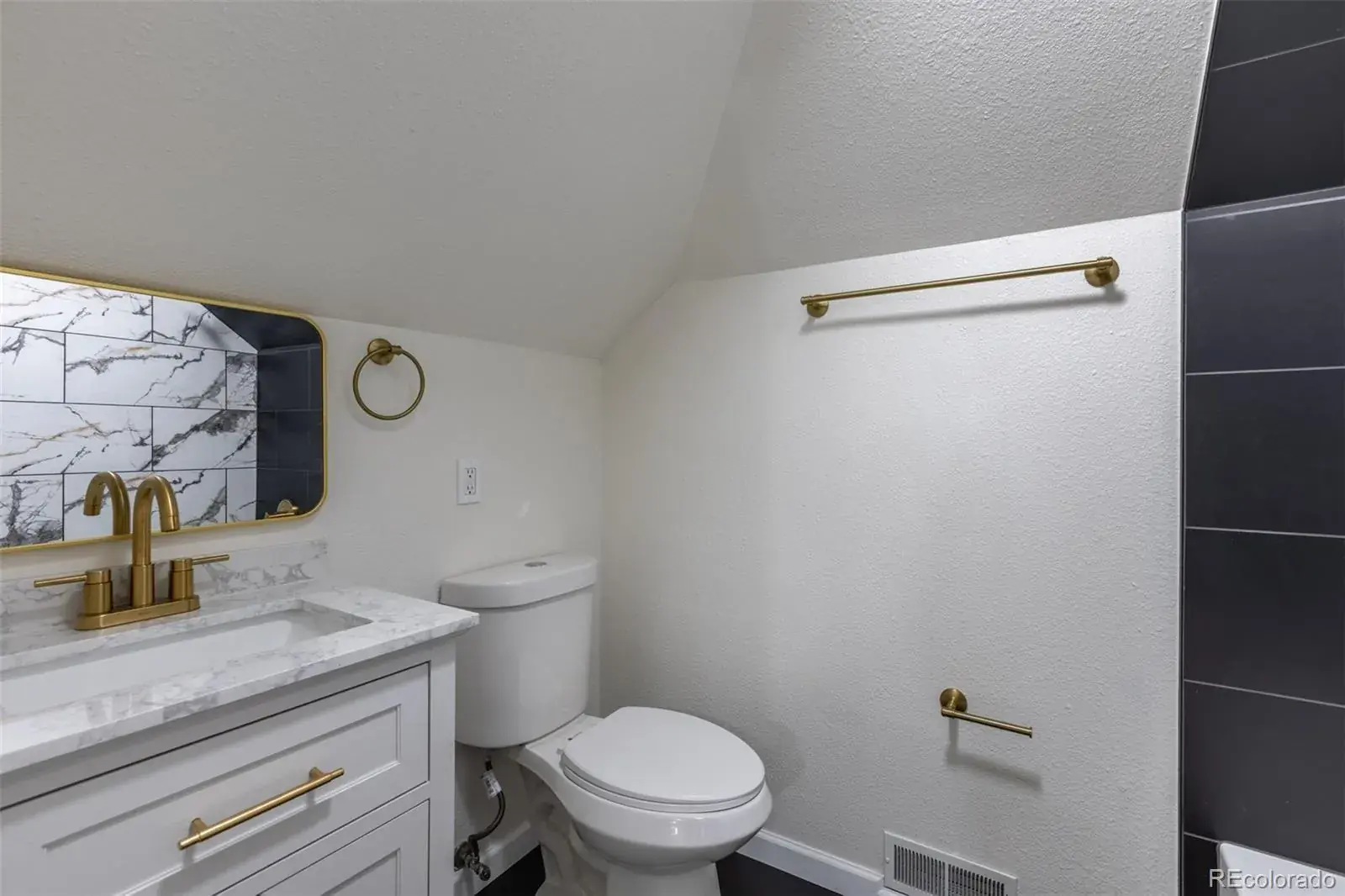 01312026065236 1600 40