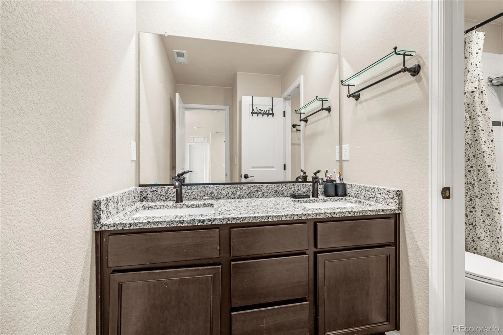 8812 Ventura Street Commerce City CO 80022 MLS #REC7384811 06102026181814 1600 18