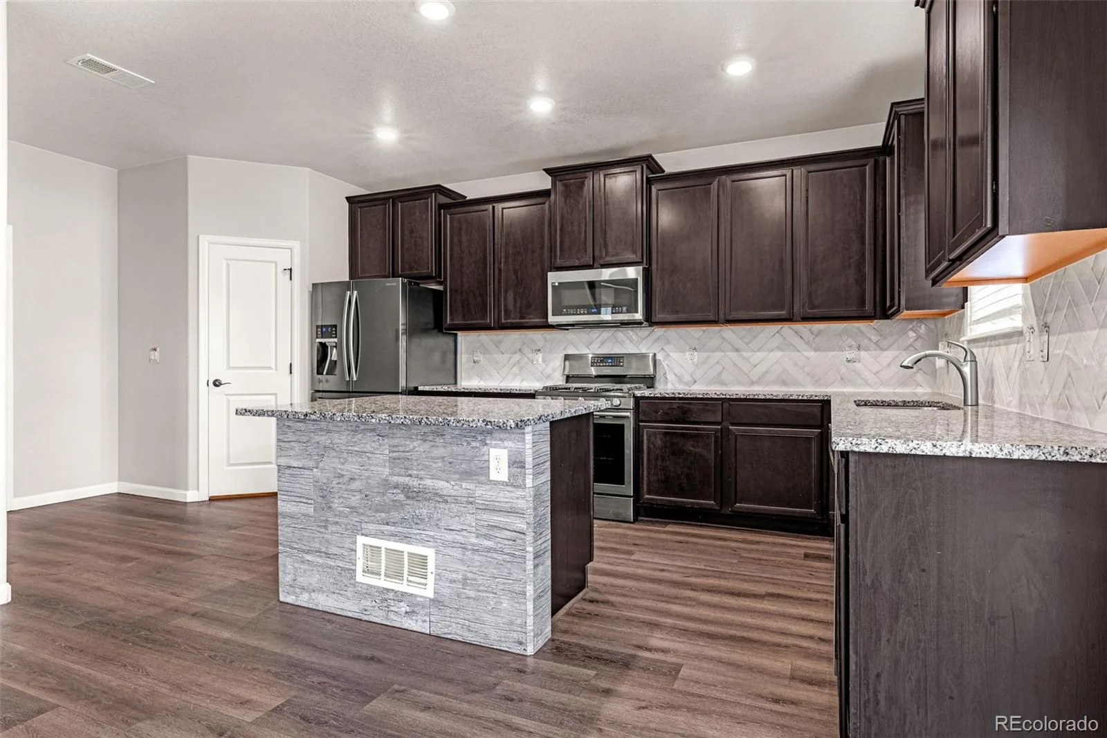 8812 Ventura Street Commerce City CO 80022 | MLS #REC7384811 08242026223455 1600 18