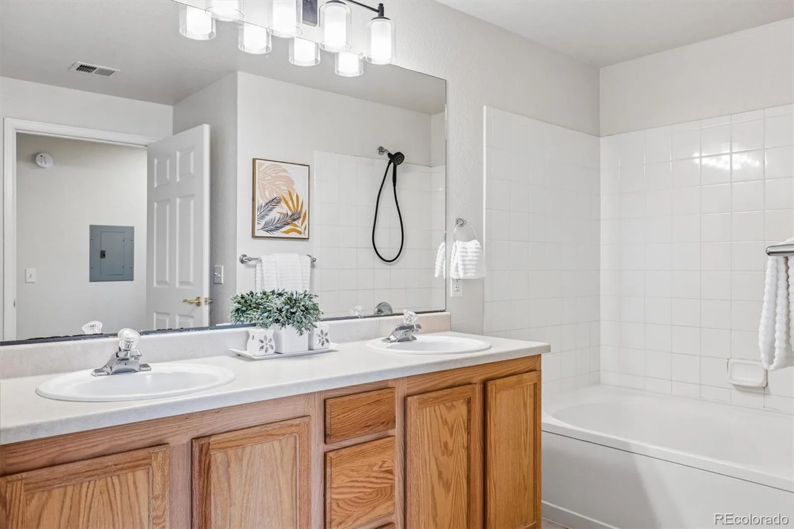 7440 S Blackhawk Street #104 #2 Englewood CO 80112 | MLS #REC7385901 07102026181417 1600 17