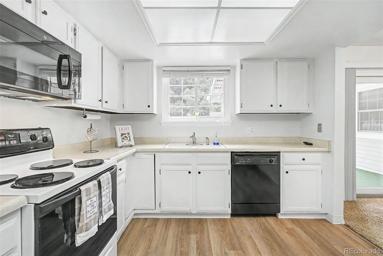 14233 E Marina Drive Aurora CO 80014 MLS #REC7386175 05282026020833 1600 0