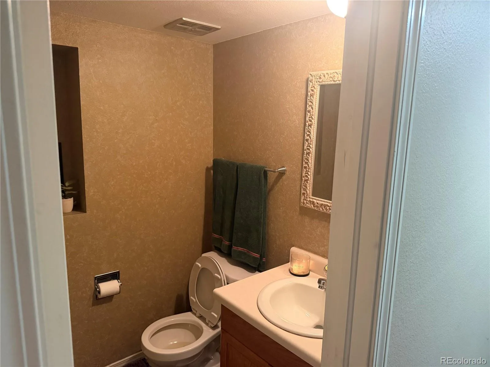 2069 S Macon Way Aurora CO 80014 | MLS #REC7393028 08262026191557 1600 30