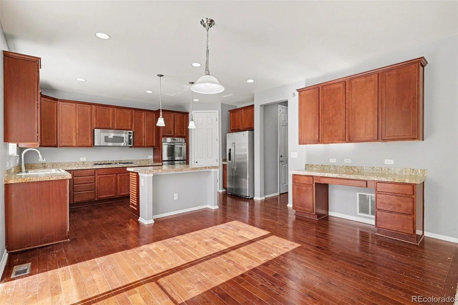 6340 S Langdale Way Aurora CO 80016 MLS #REC7396983 06232026223634 1600 11