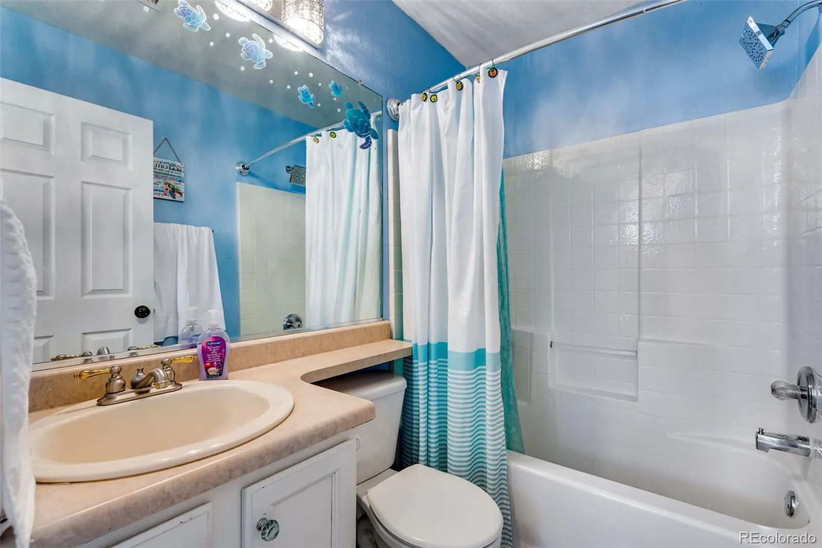 19573 E 40th Drive Denver CO 80249 MLS #REC7398031 04152026023616 1600 39