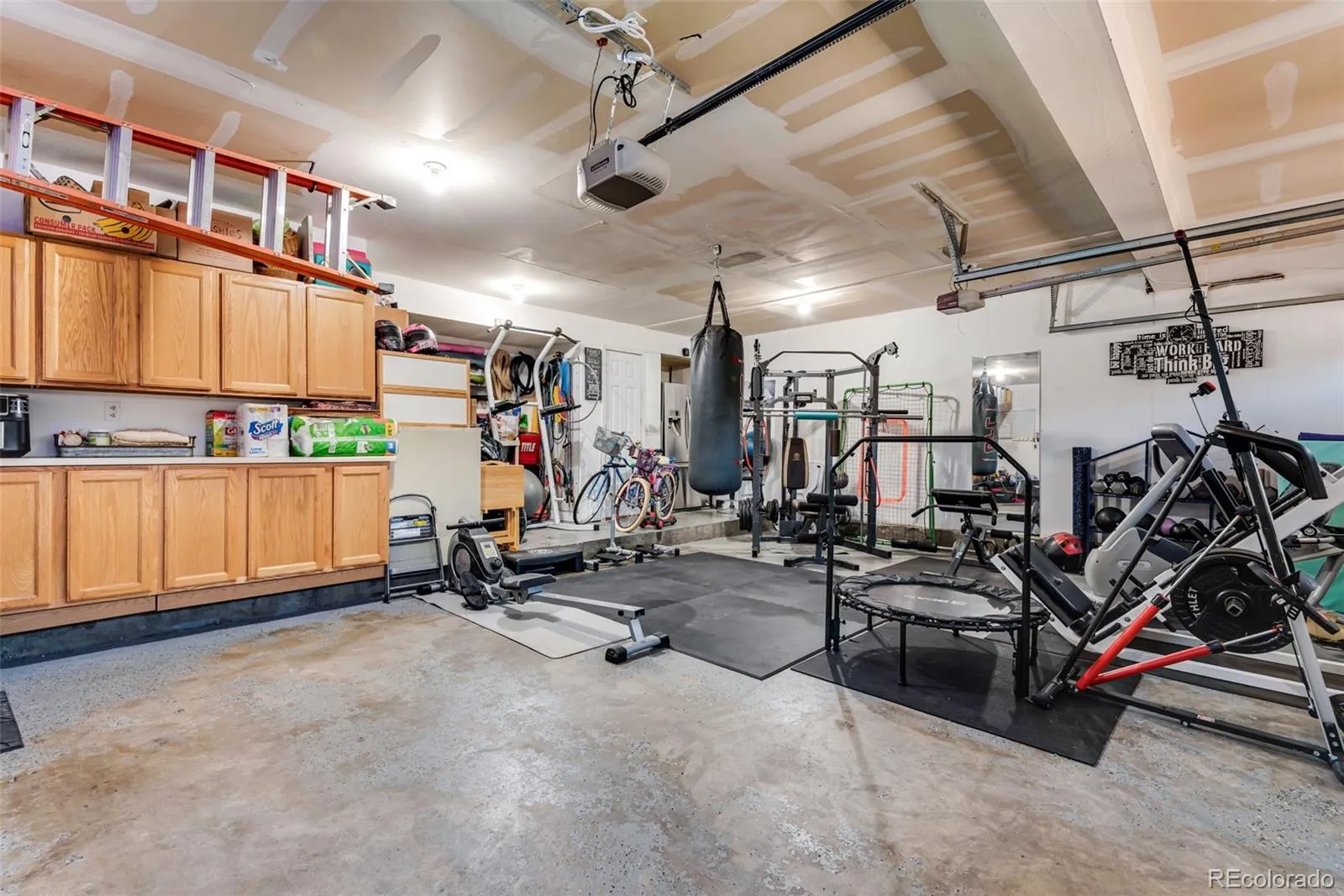 19573 E 40th Drive Denver CO 80249 MLS #REC7398031 04152026023616 1600 44
