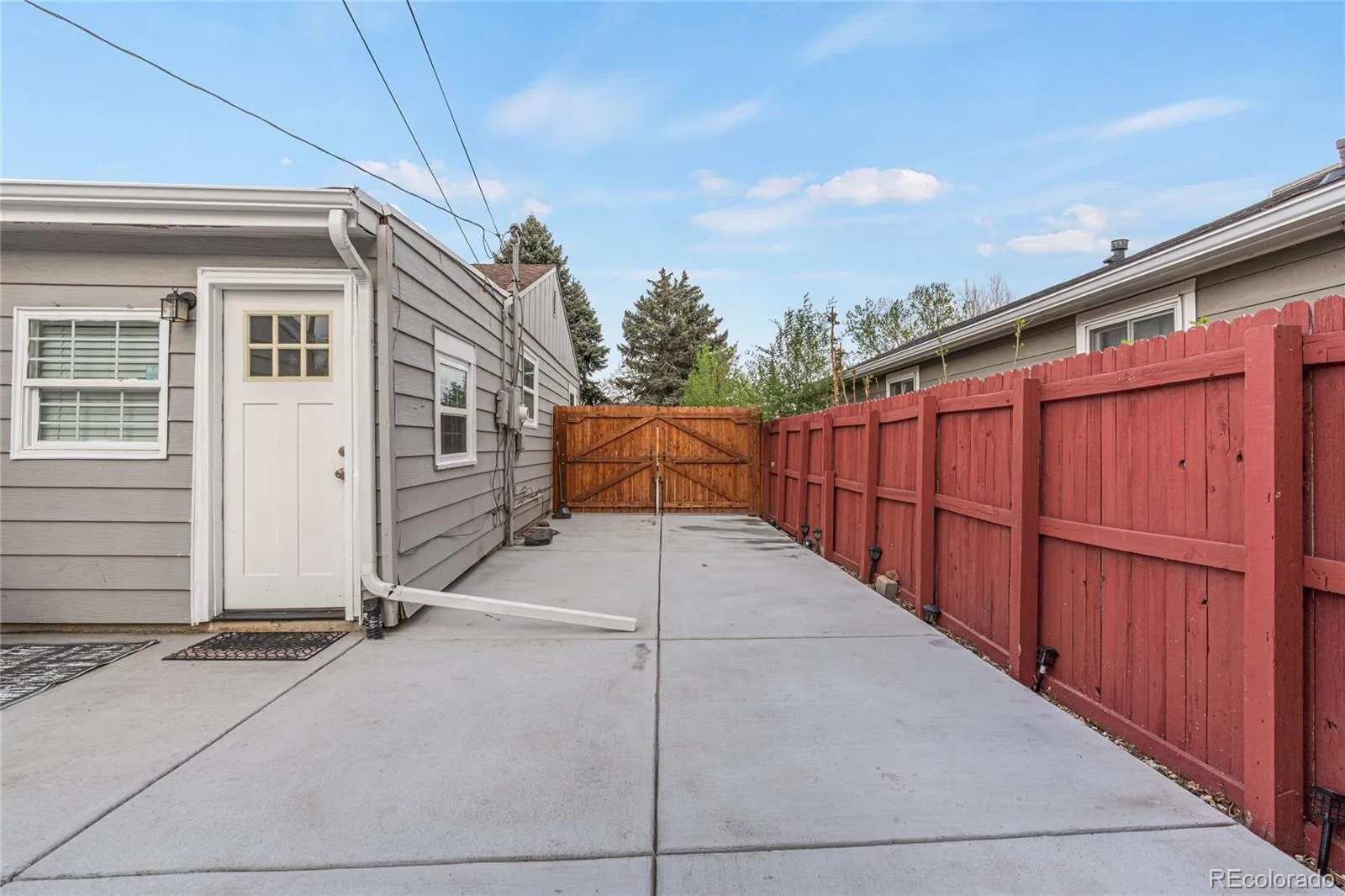 1301 S Wolff Street Denver CO 80219 MLS #REC7398989 04282026172433 1600 19