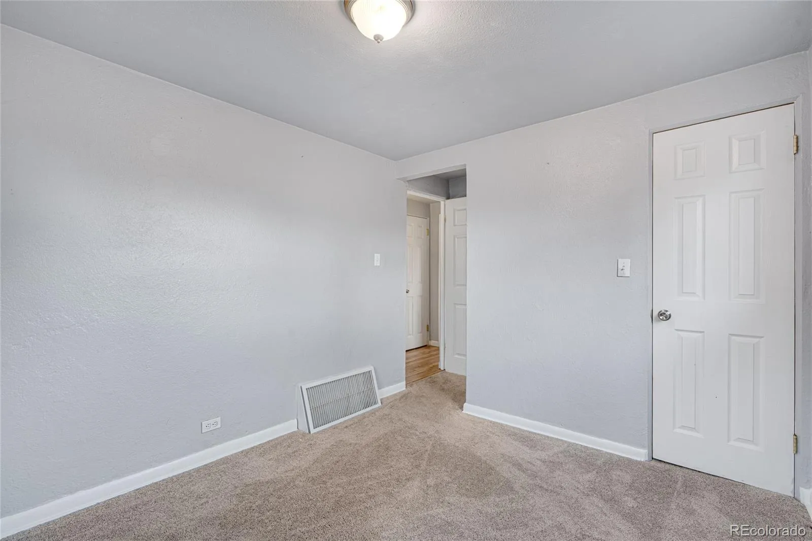 1301 S Wolff Street Denver CO 80219 MLS #REC7398989 04282026172433 1600 23