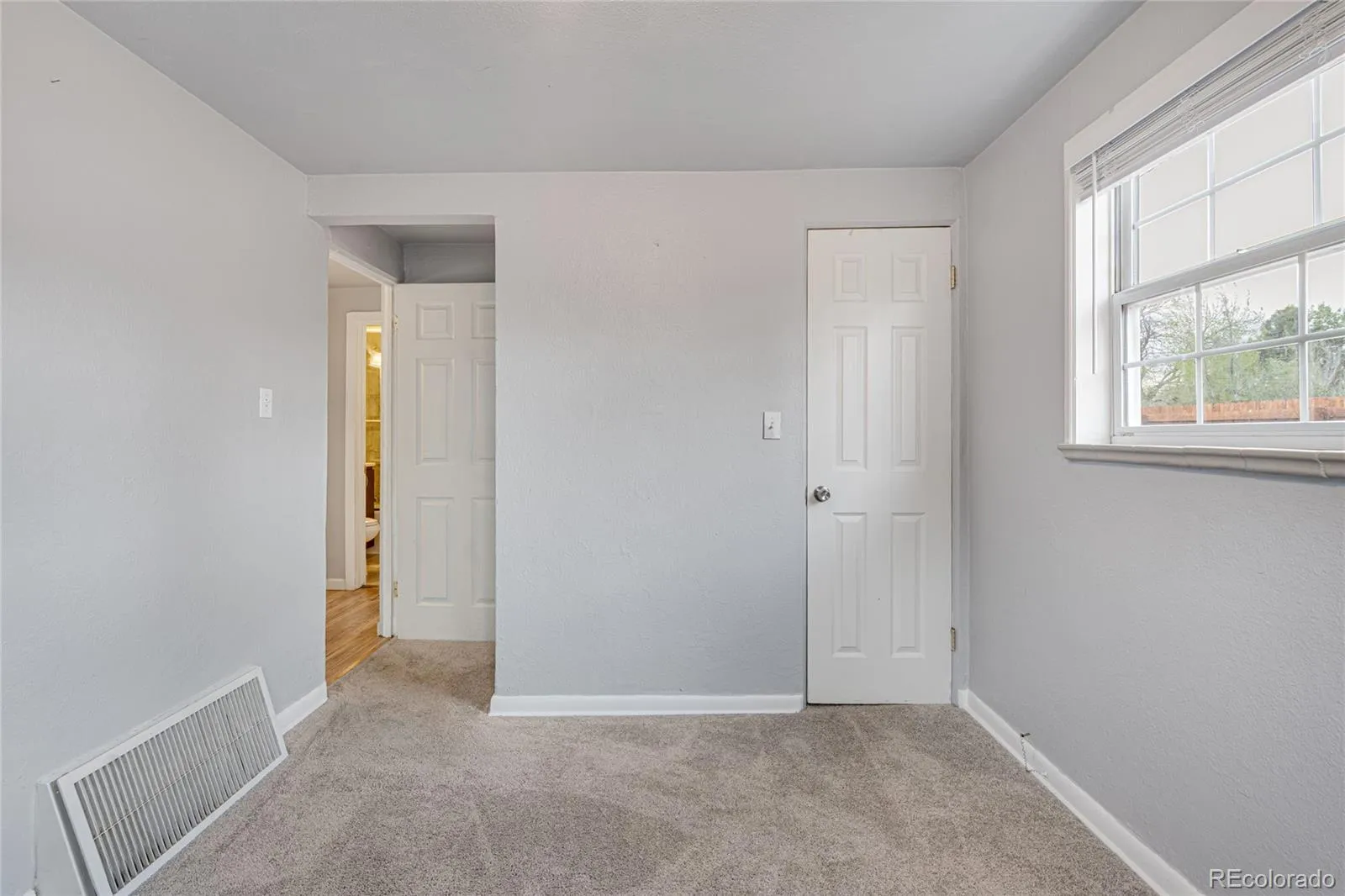 1301 S Wolff Street Denver CO 80219 MLS #REC7398989 04282026172433 1600 24