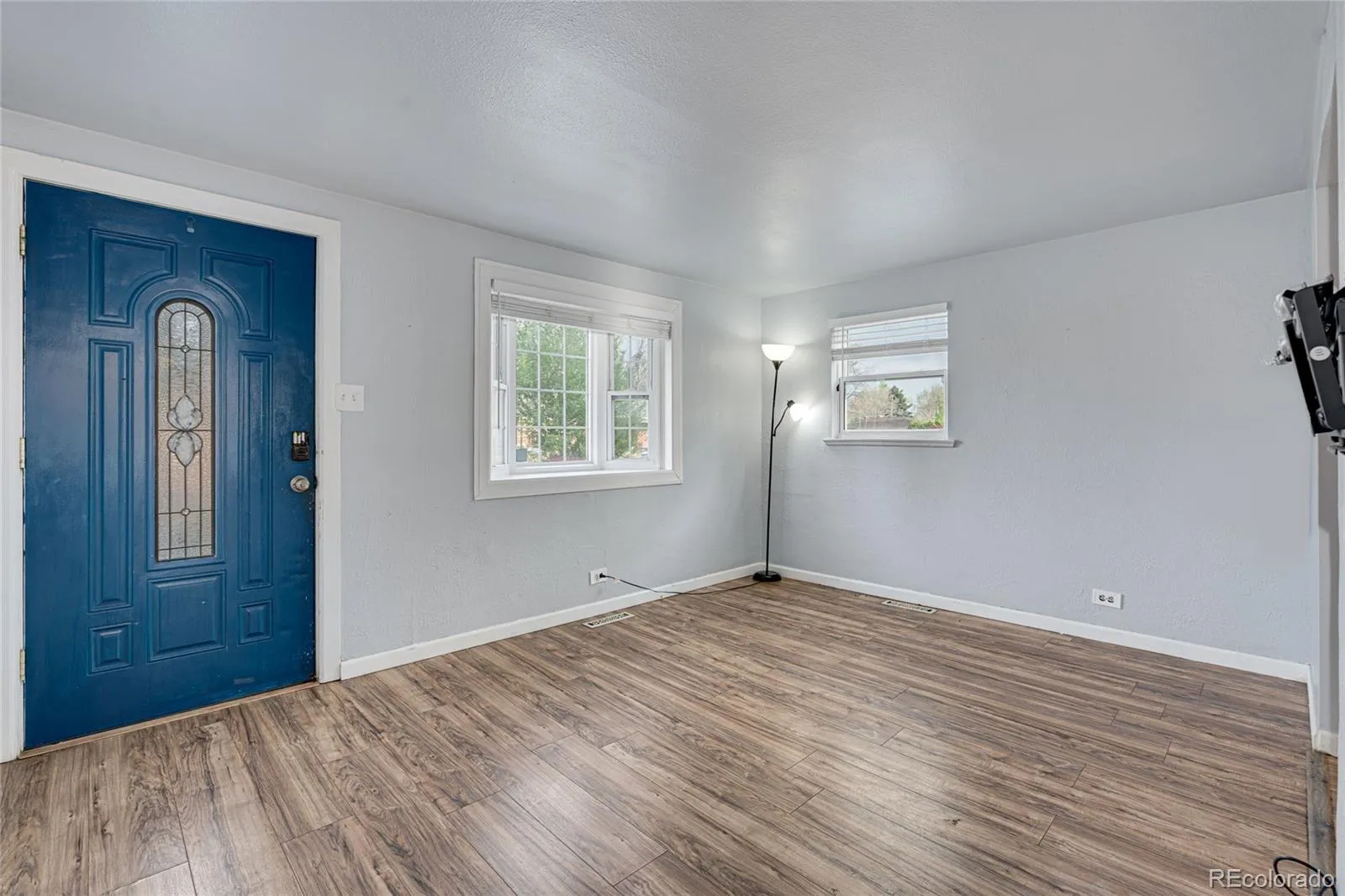 1301 S Wolff Street Denver CO 80219 MLS #REC7398989 04282026172433 1600 4
