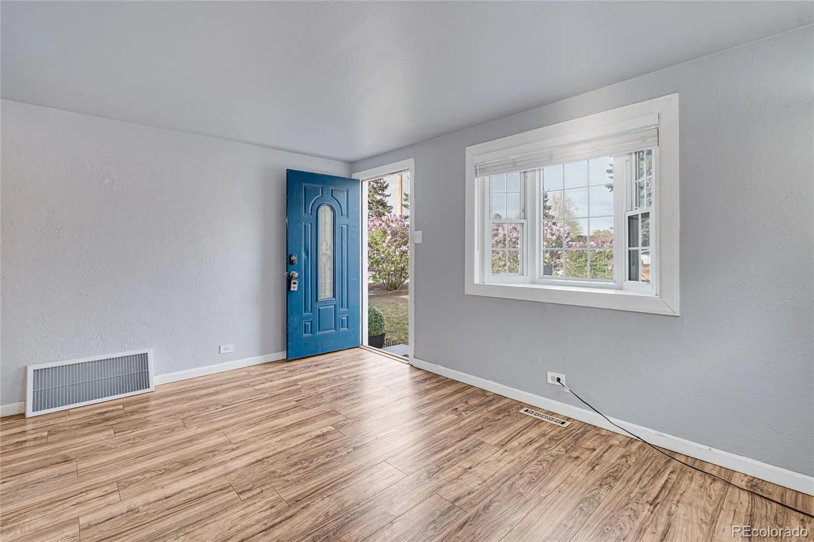 1301 S Wolff Street Denver CO 80219 MLS #REC7398989 04282026172433 1600 7