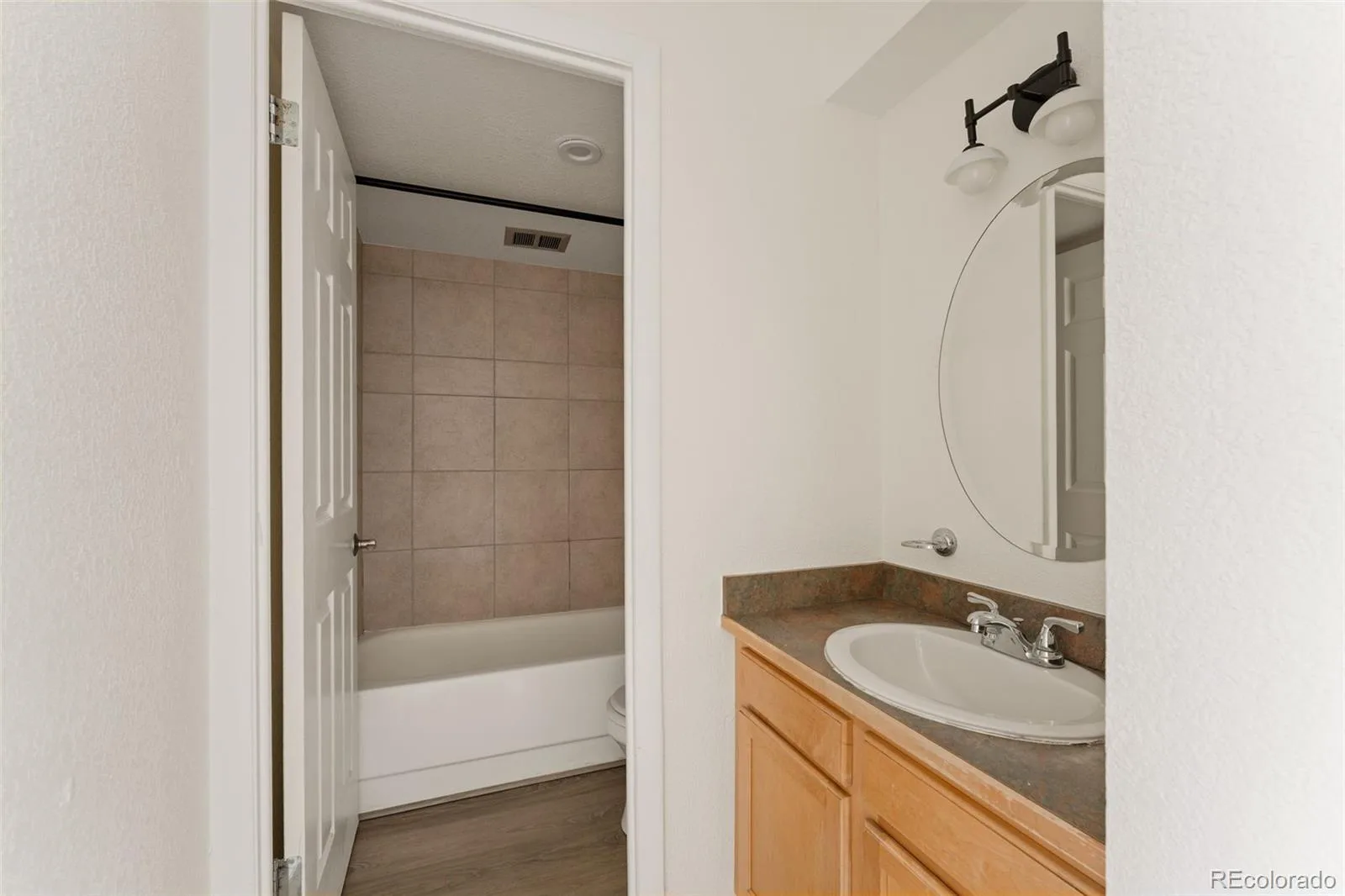 909 N Logan Street #11I Denver CO 80203 | MLS #REC7402343 07232026000954 1600 8