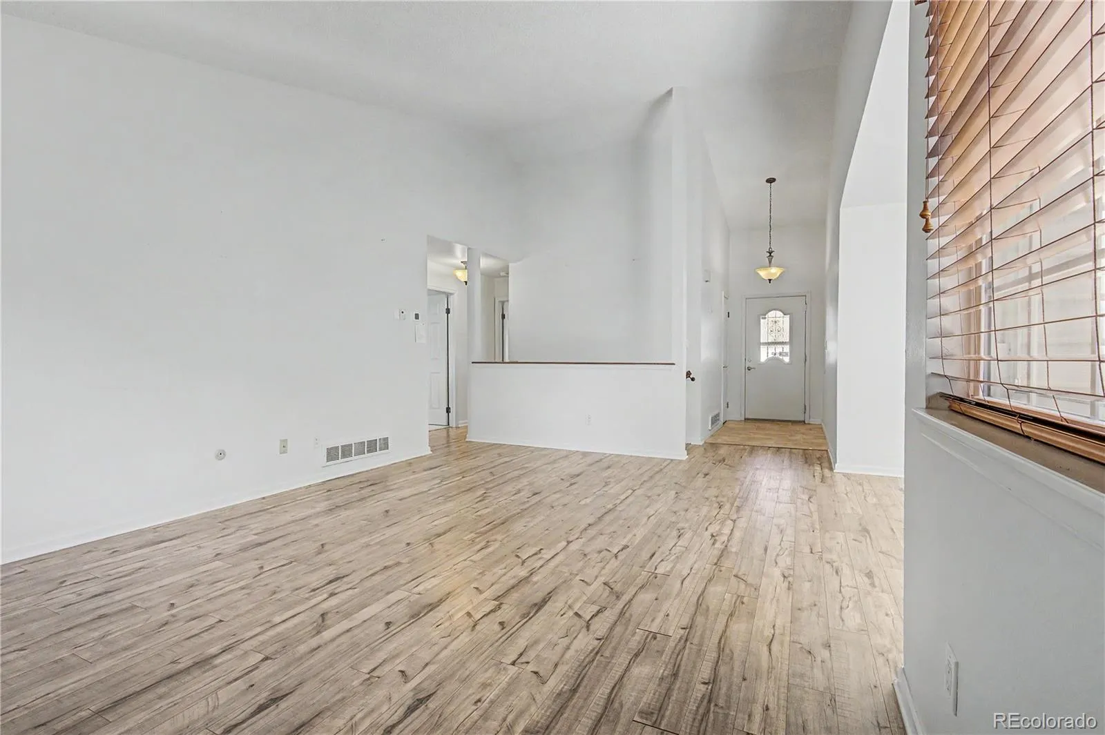 14287 E Marina Drive Aurora CO 80014 MLS #REC7402902 04202026222107 1600 16