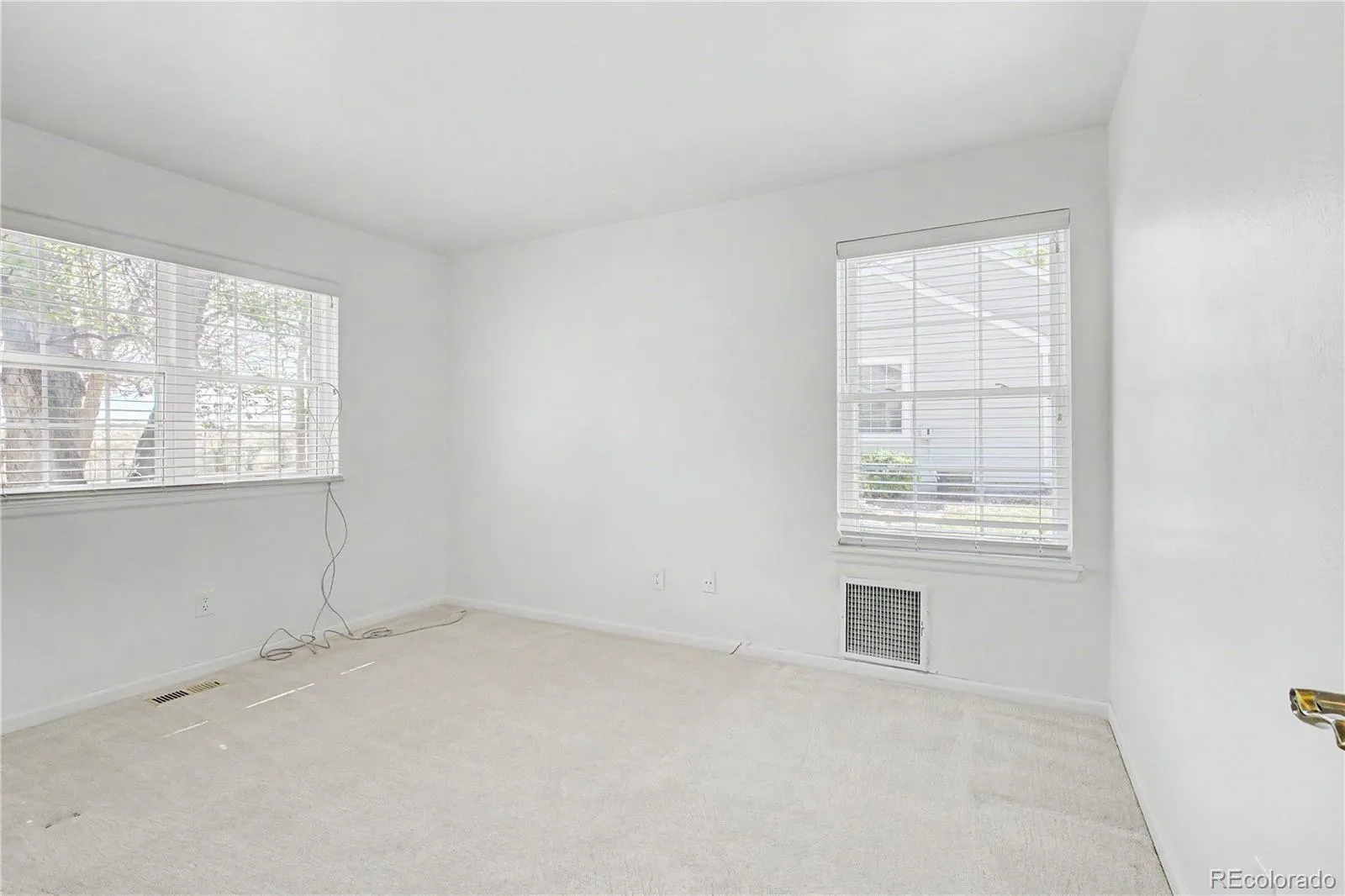 14287 E Marina Drive Aurora CO 80014 MLS #REC7402902 04202026222107 1600 23