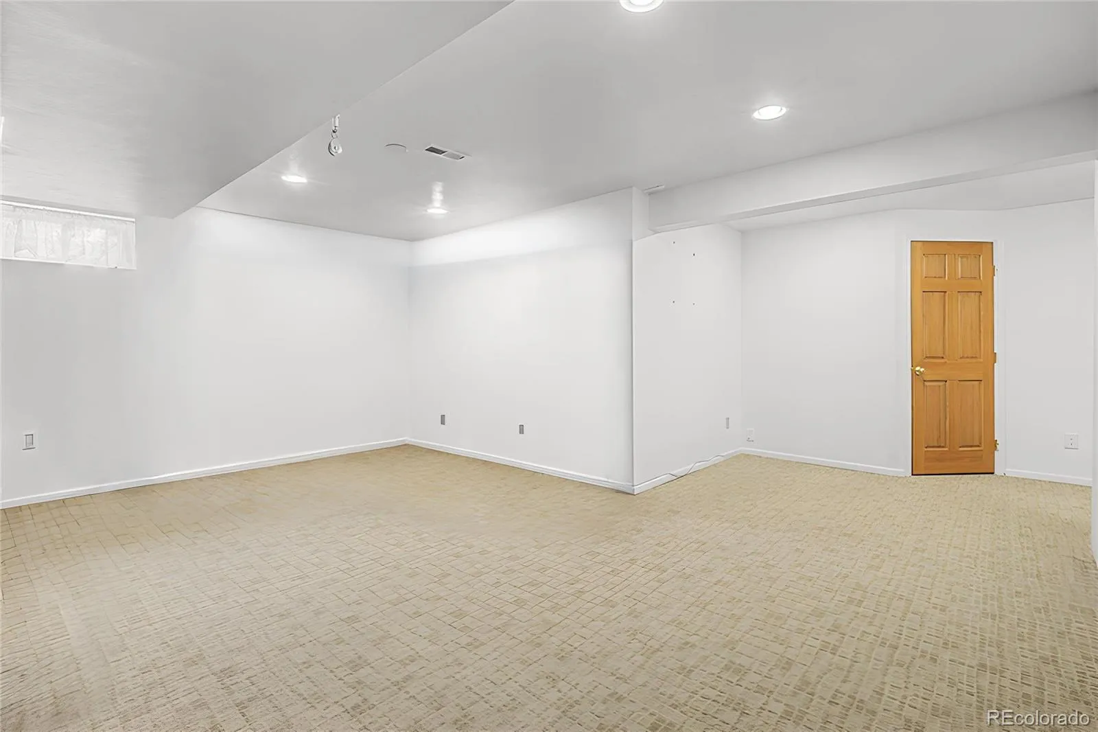 14287 E Marina Drive Aurora CO 80014 MLS #REC7402902 04202026222107 1600 28