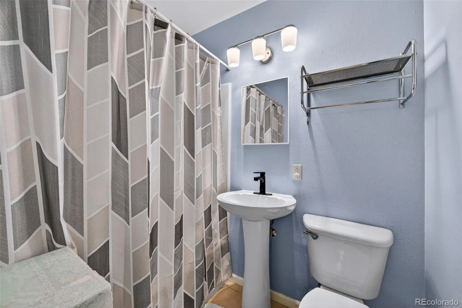 04162026152517 1600 22