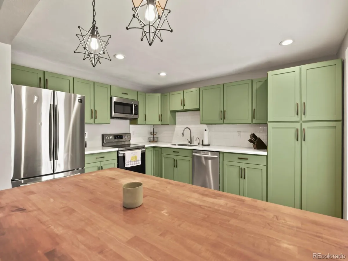 7583 W Euclid Drive Littleton CO 80123 | MLS #REC7404203 06252026014106 1200 11
