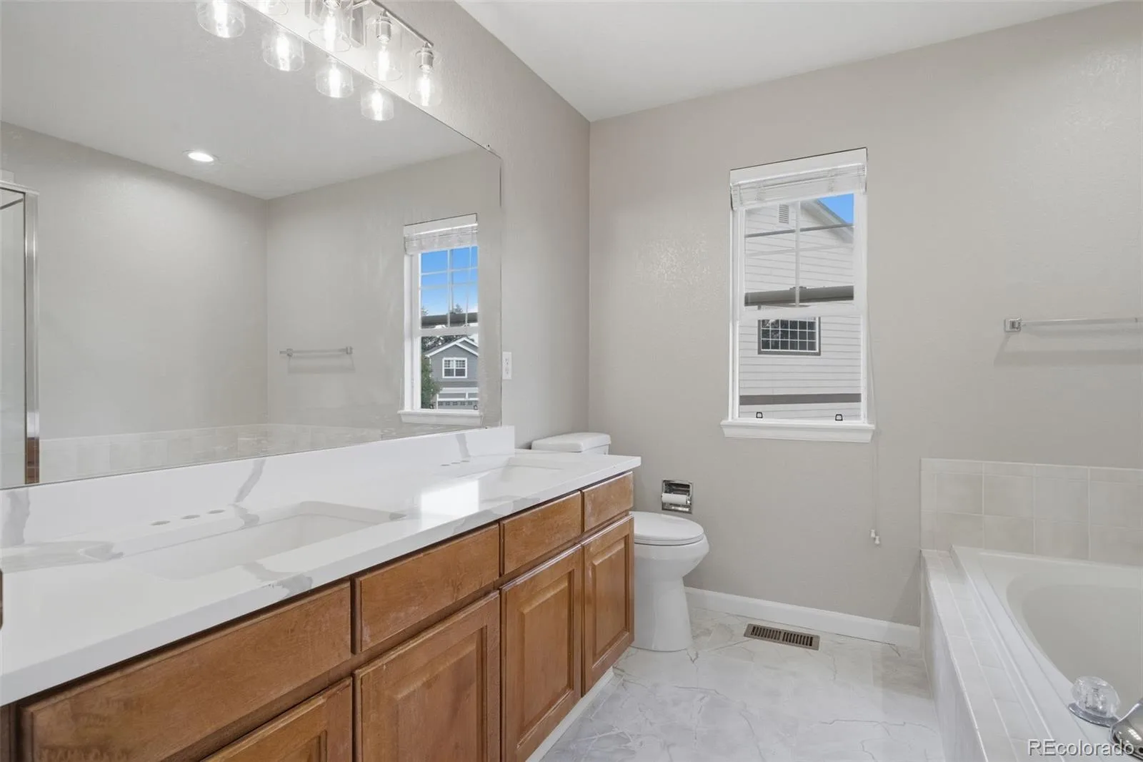 19102 E Crestridge Circle Aurora CO 80015 | MLS #REC7405542 08262026181633 1600 19