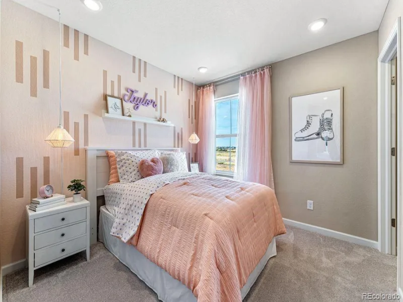 23722 E 33rd Place Aurora CO 80019 | MLS #REC7406159 08212026162459 800 19