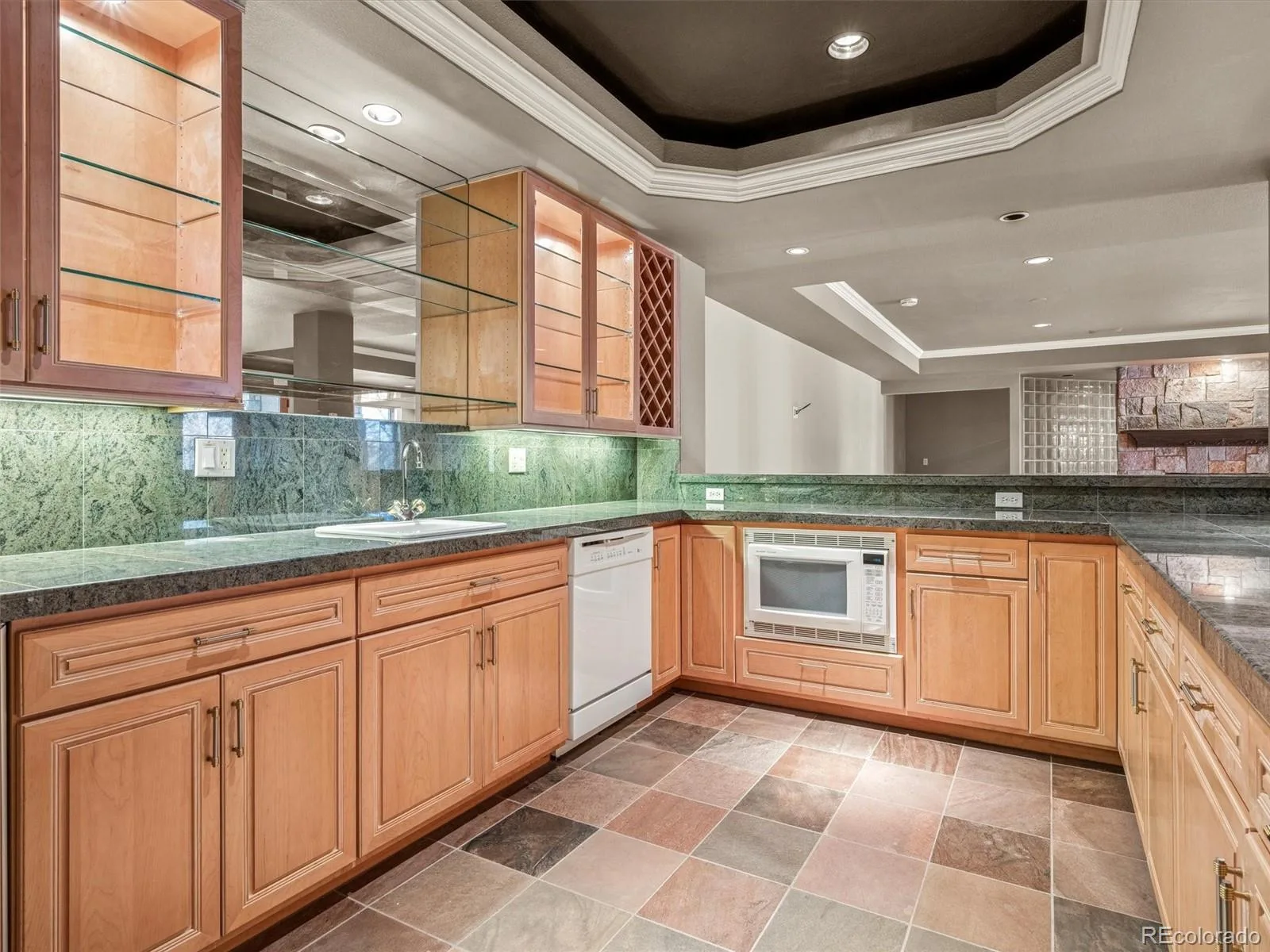 5701 S Aspen Court Greenwood Village CO 80121 | MLS #REC7408083 08272026205502 1600 34