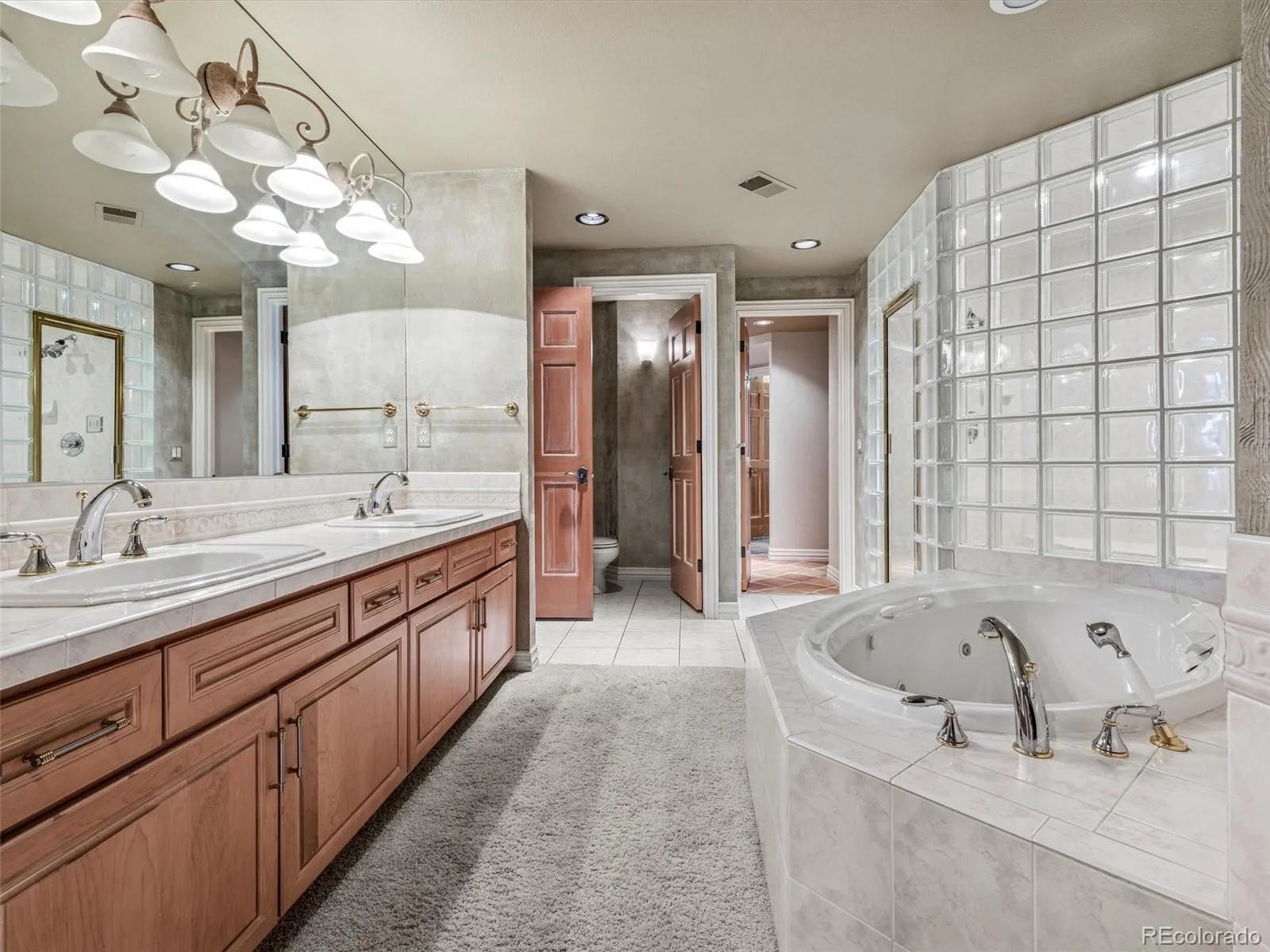 5701 S Aspen Court Greenwood Village CO 80121 | MLS #REC7408083 08272026205502 1600 37